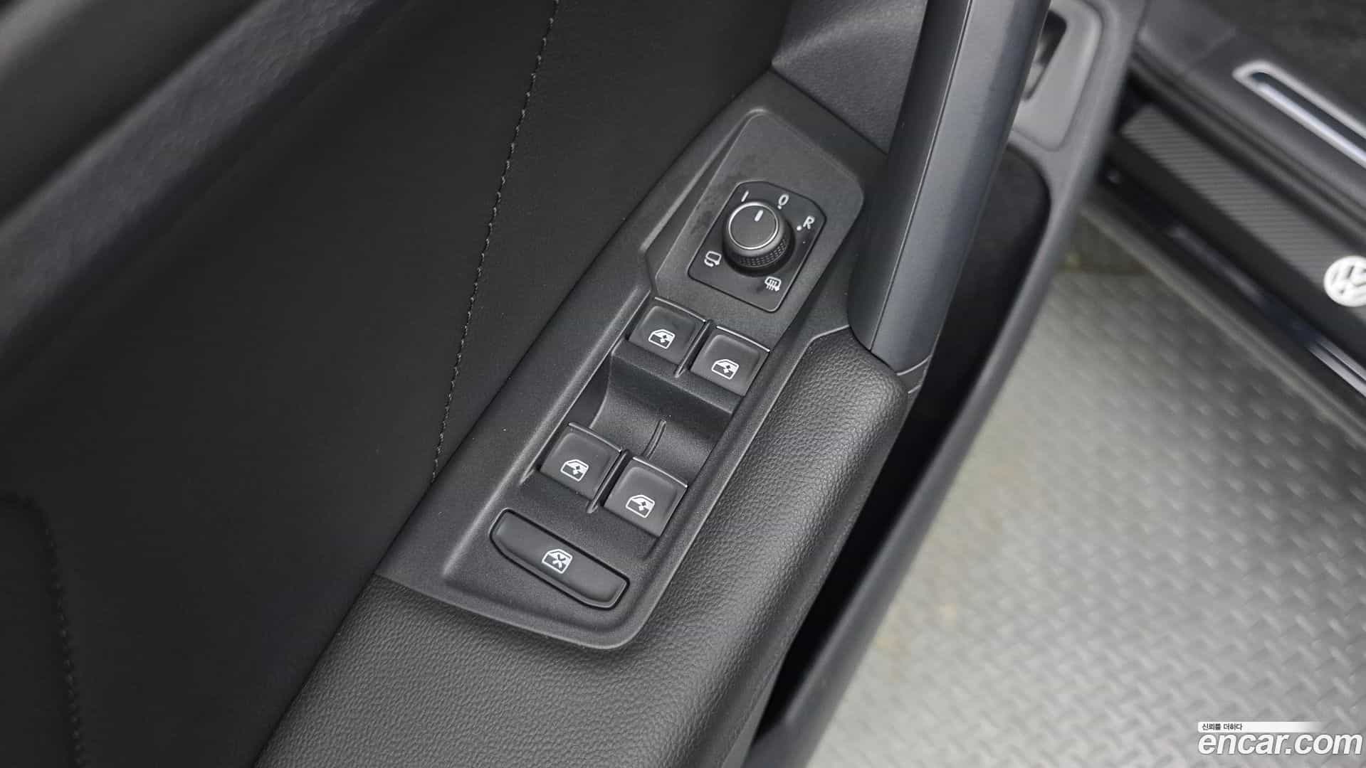 Tiguan Volkswagen 2021.8-OPTION-015