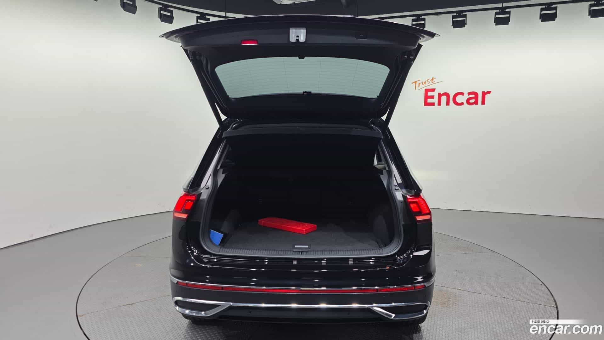 Tiguan Volkswagen 2021.8-OPTION-023