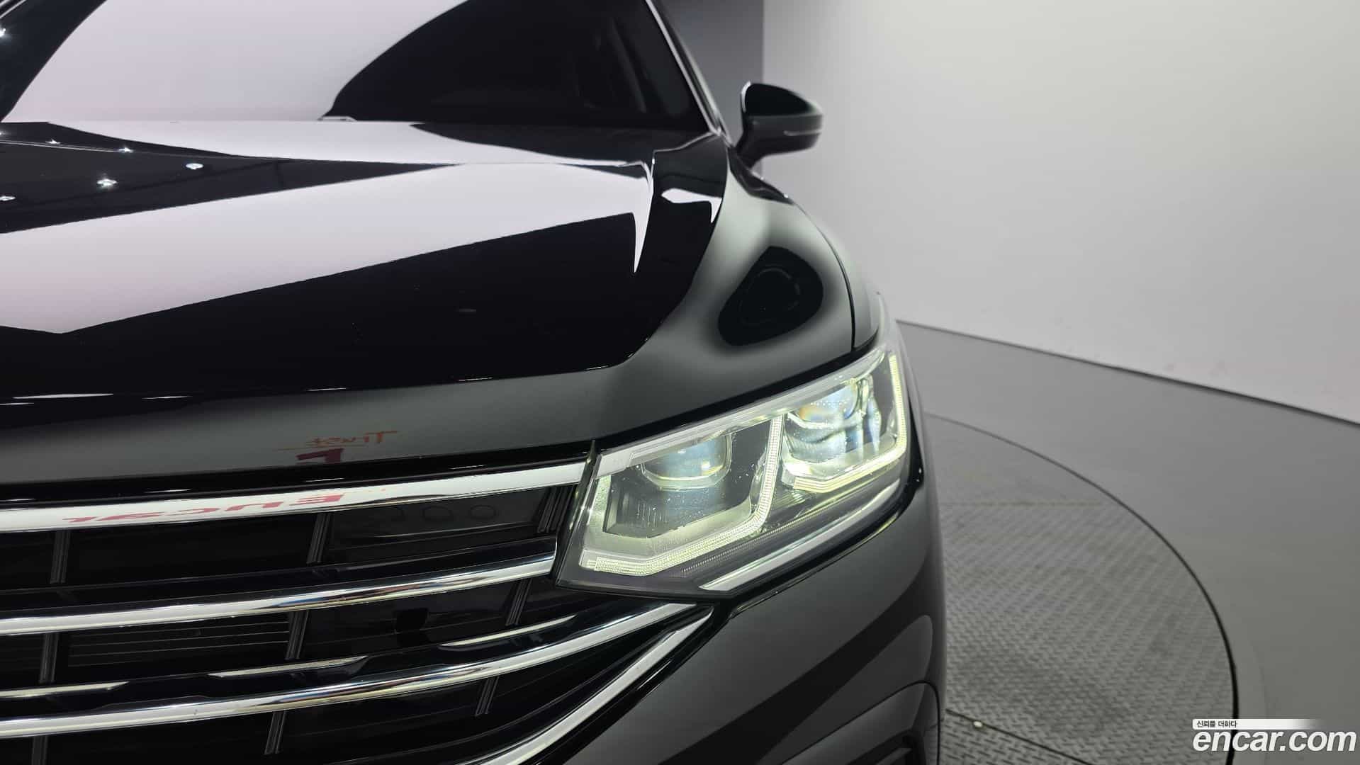 Tiguan Volkswagen 2021.8-OUTER-032