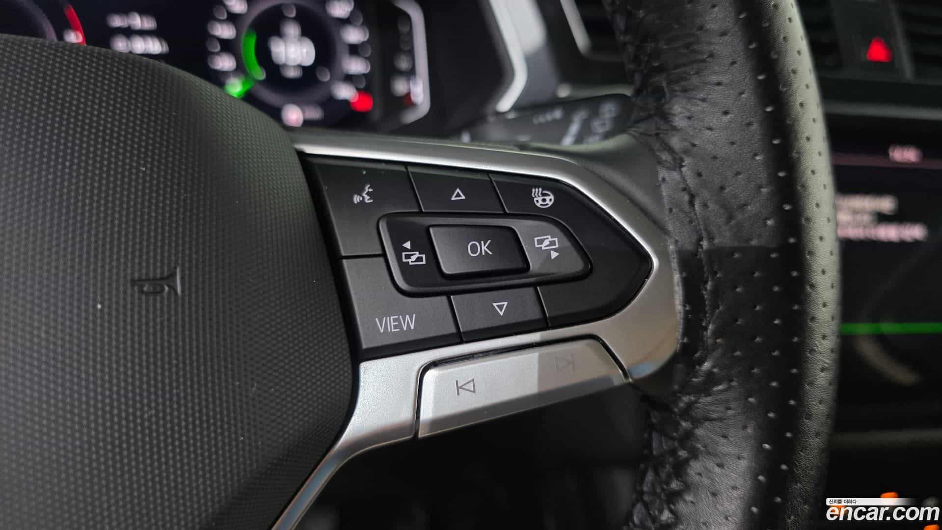 Tiguan Volkswagen 2021.8-OPTION-040