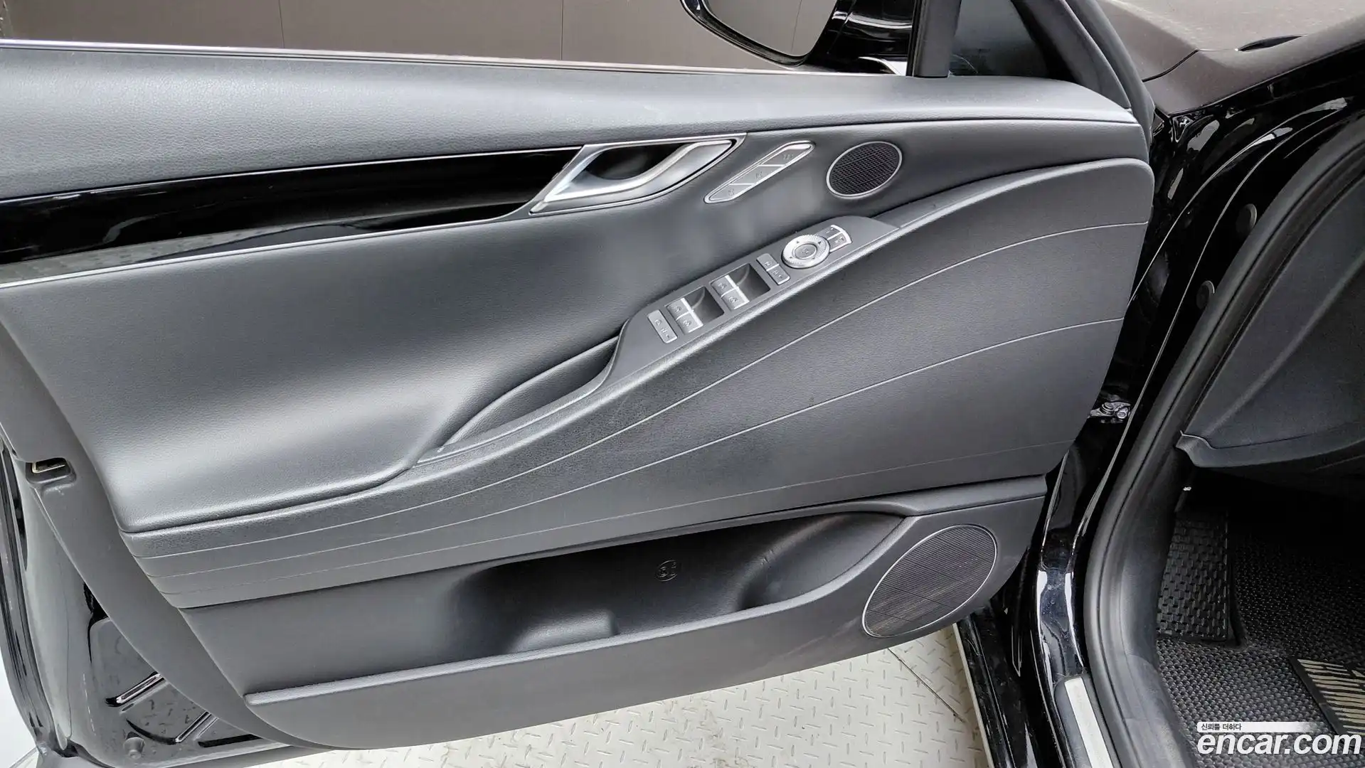 G80 Genesis 2022.10-INNER-034