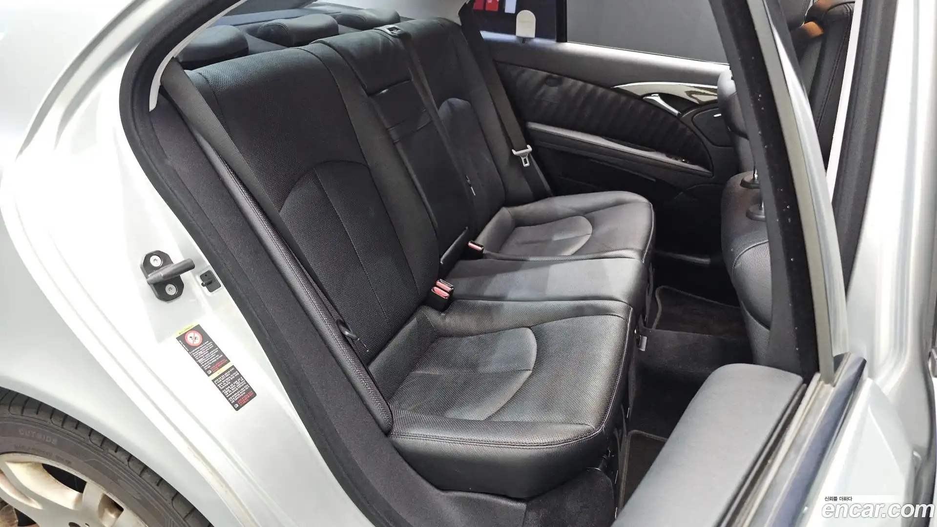 E-Class Mercedes-Benz 2007.7-OPTION-015