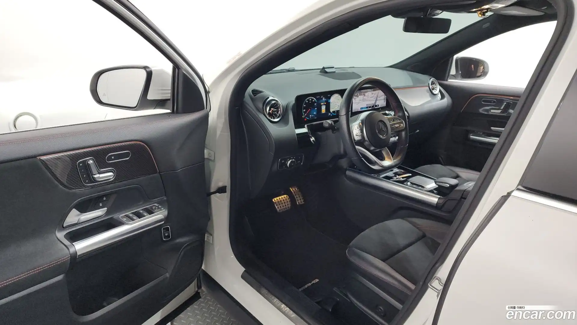 GLA-Class Mercedes-Benz 2021.5-INNER-010