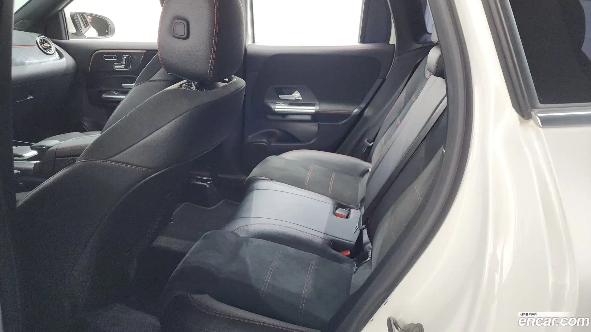 GLA-Class Mercedes-Benz 2021.5-OPTION-024