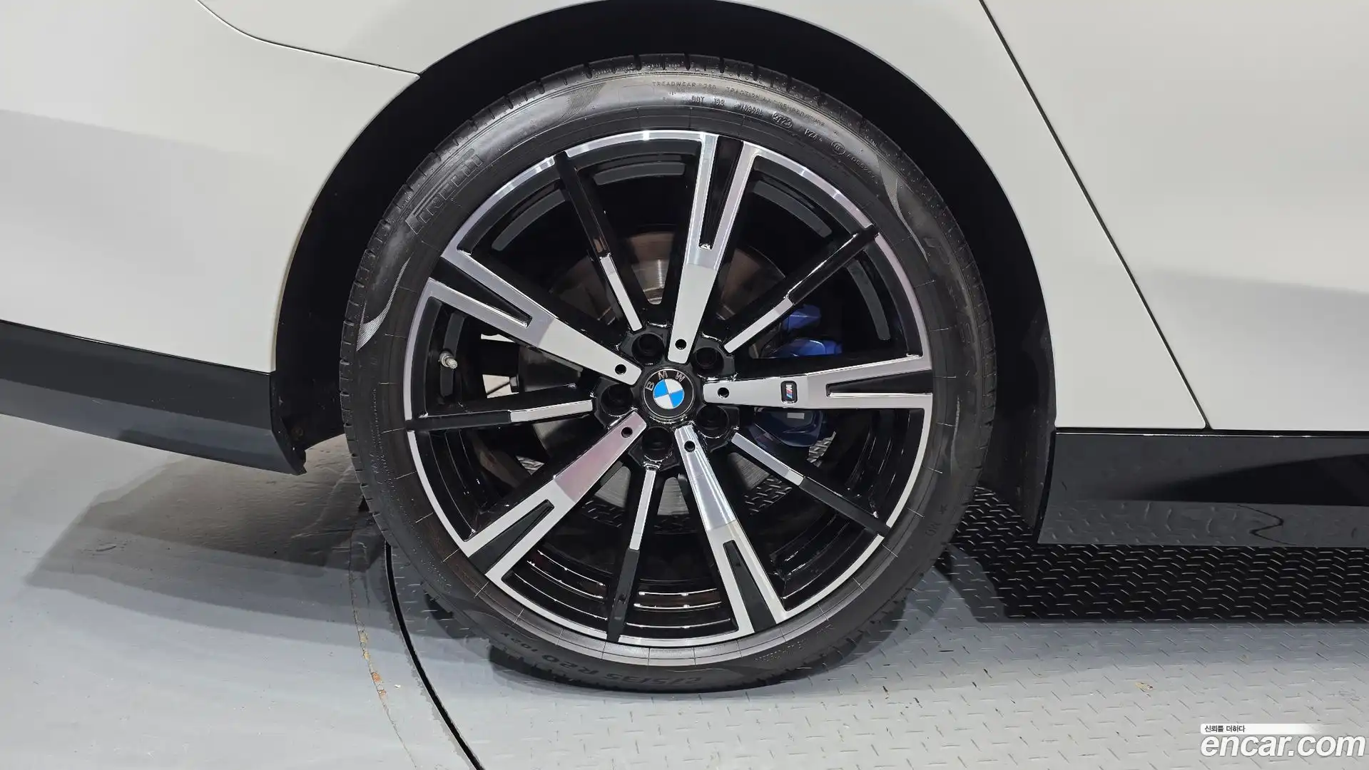 5-Series BMW 2024.0-OUTER-005