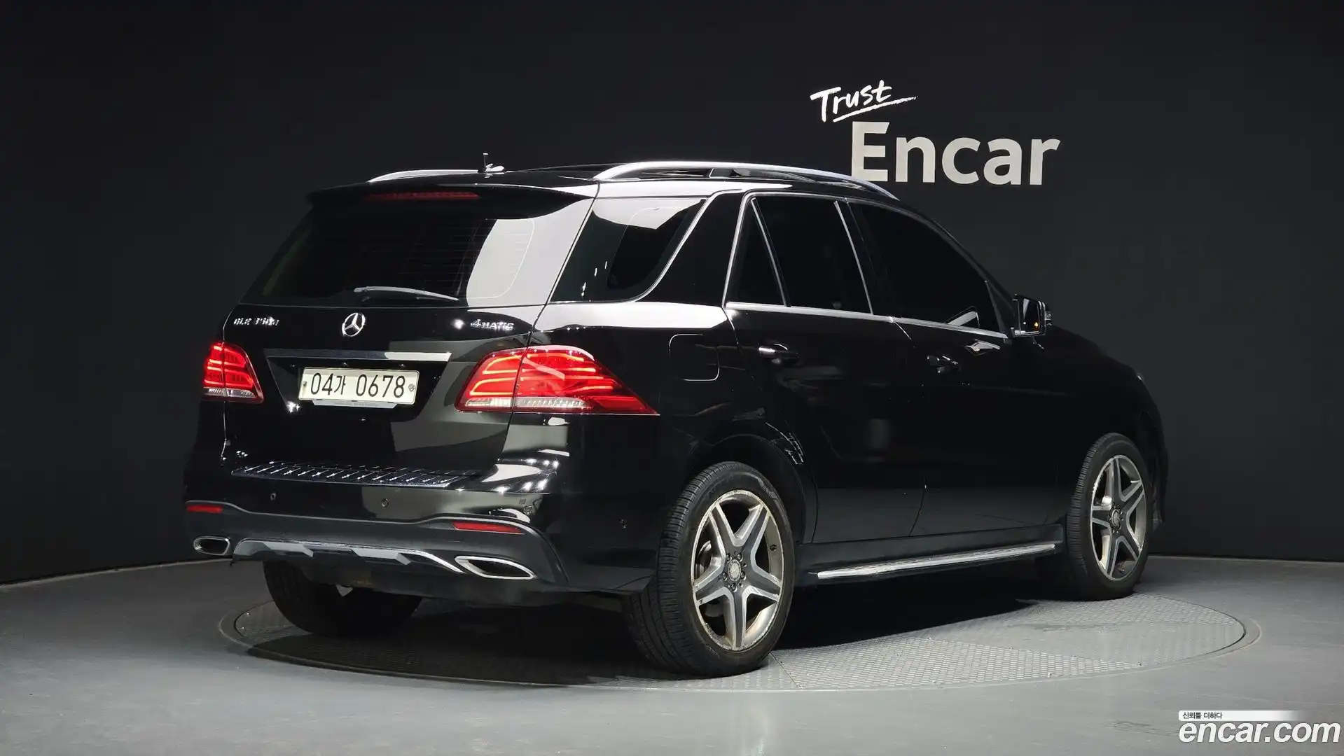 GLE-Class Mercedes-Benz 2016.3-OUTER-002