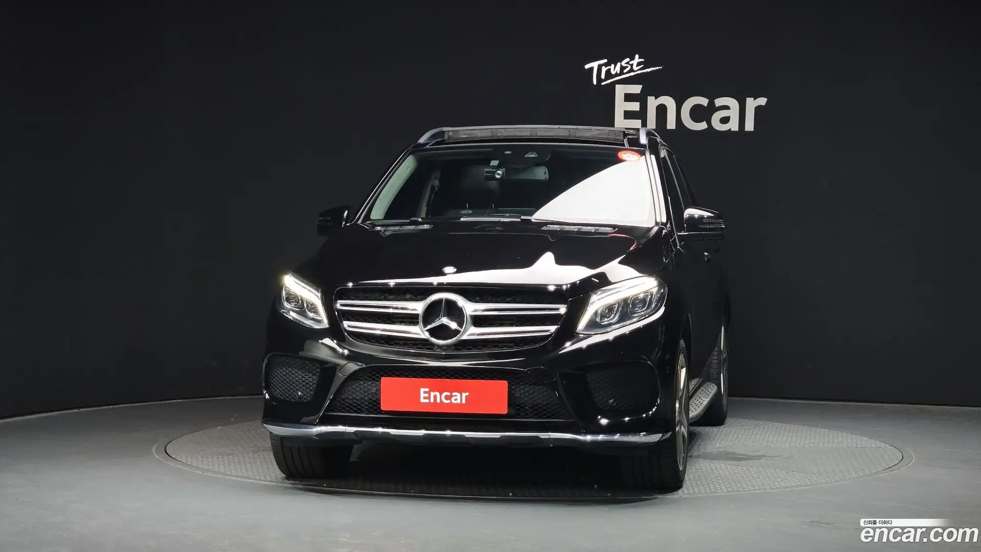 GLE-Class Mercedes-Benz 2016.3-OUTER-003
