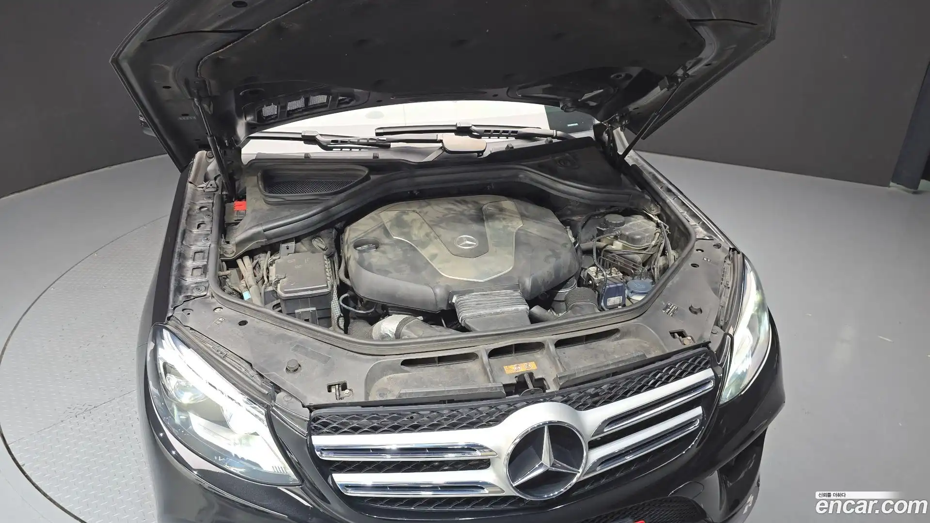 GLE-Class Mercedes-Benz 2016.3-OUTER-006