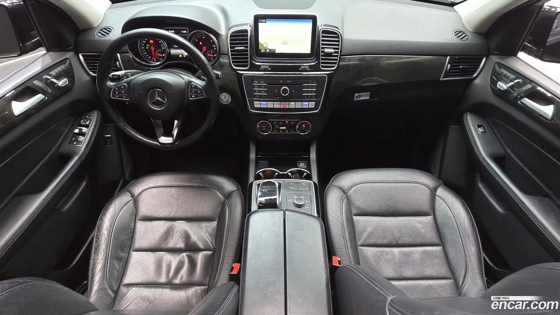 GLE-Class Mercedes-Benz 2016.3-INNER-007