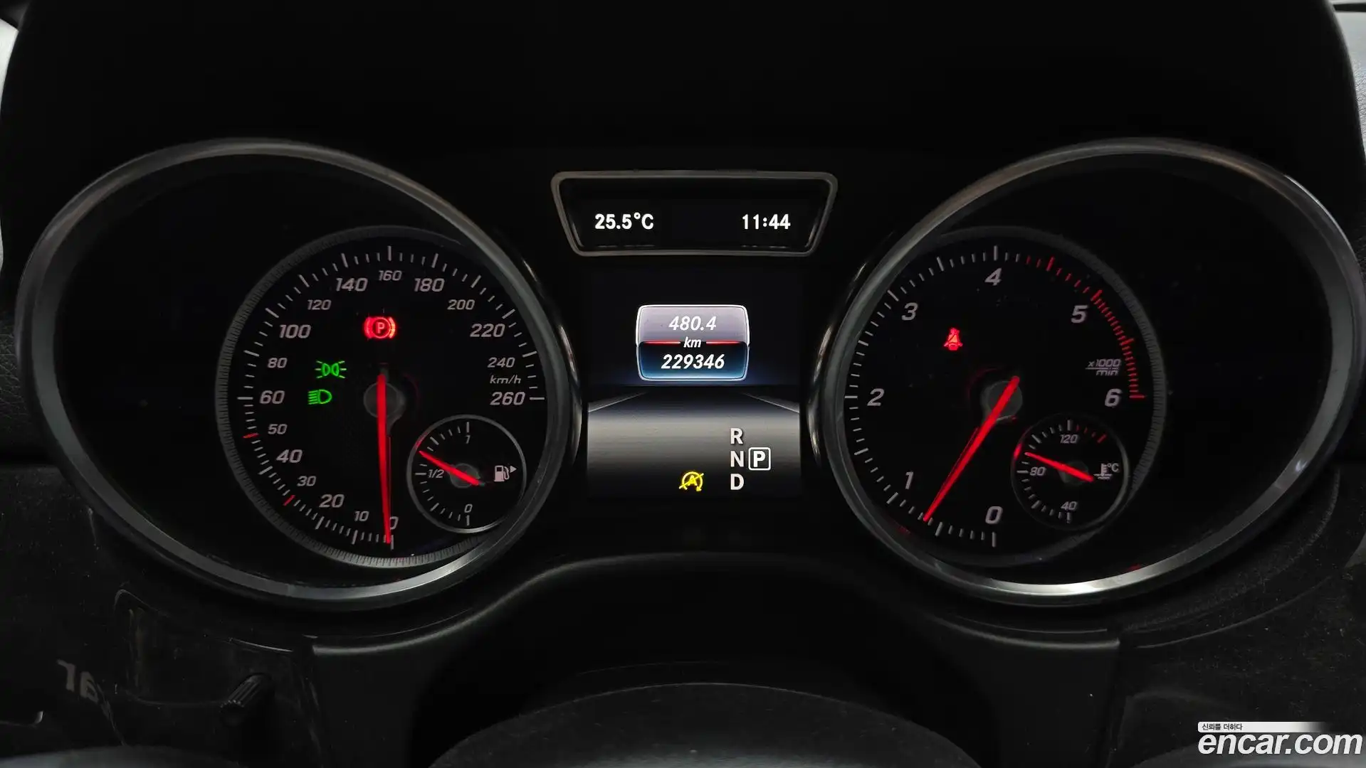 GLE-Class Mercedes-Benz 2016.3-INNER-008