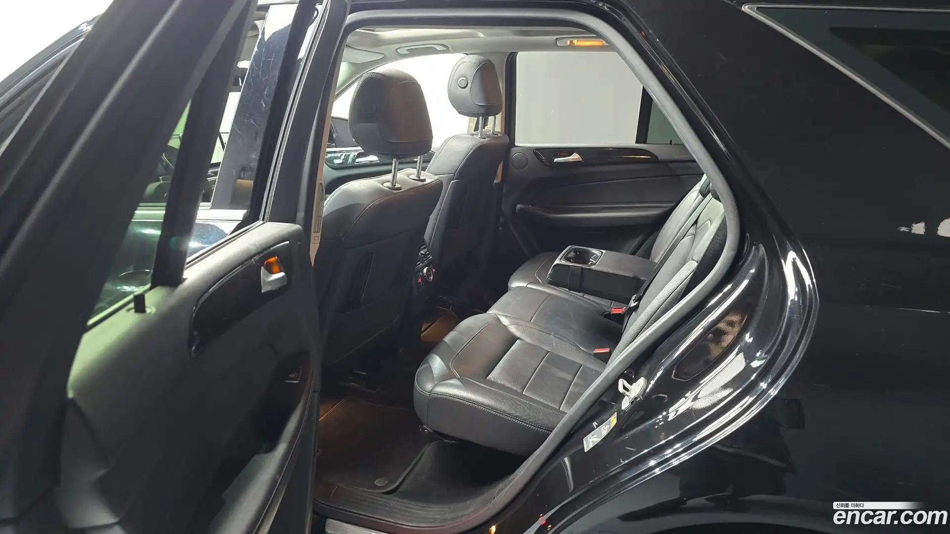 GLE-Class Mercedes-Benz 2016.3-OPTION-015