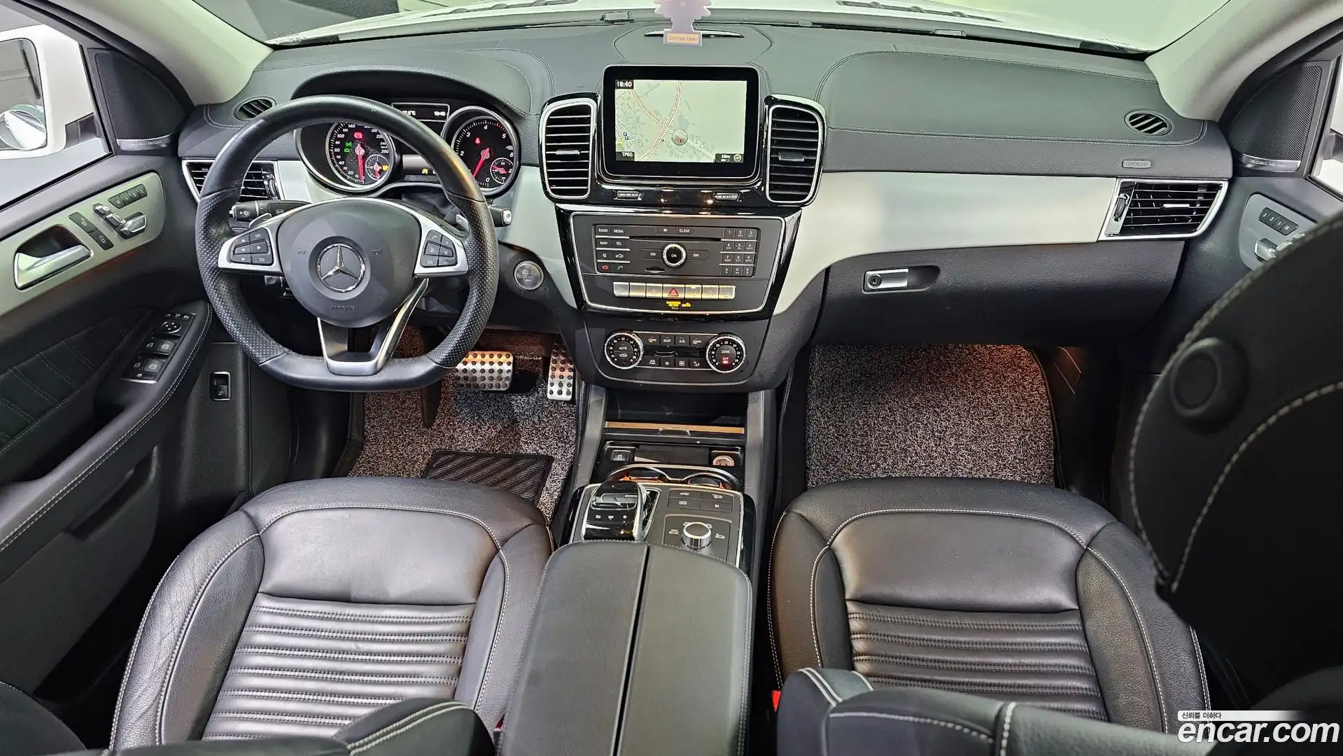 GLE-Class Mercedes-Benz 2017.7-INNER-007