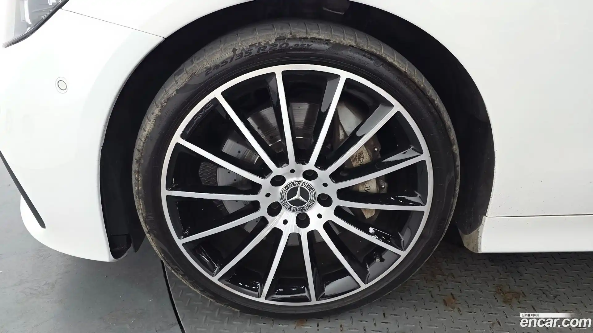E-Class Mercedes-Benz 2021.4-OUTER-005