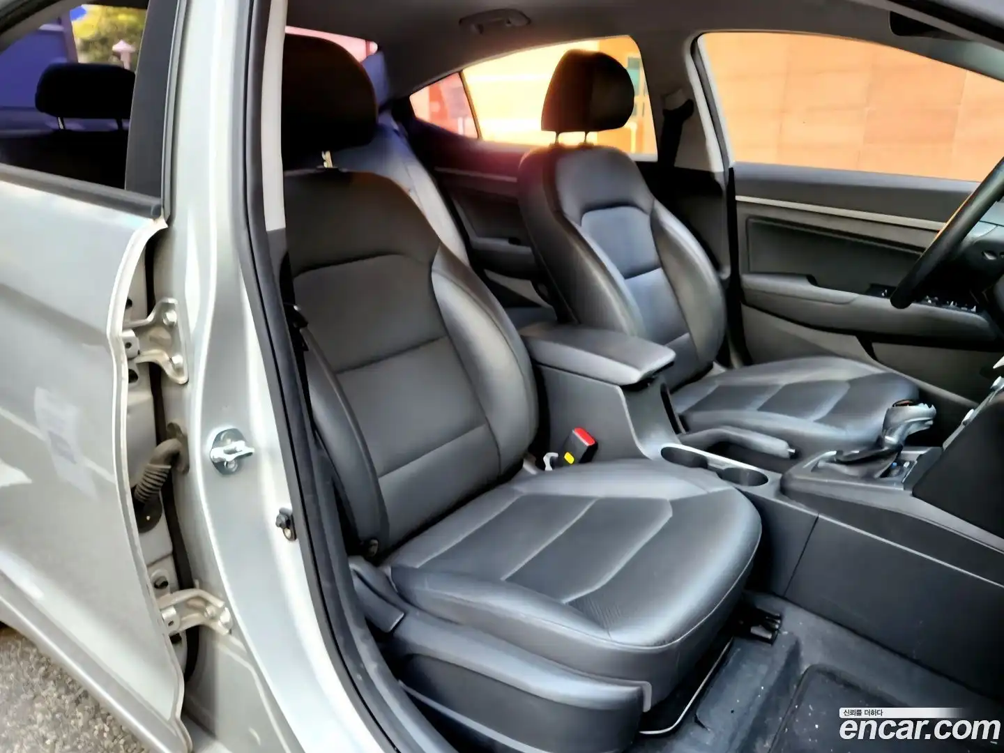AVANTE Hyundai 2016.10-OUTER-005