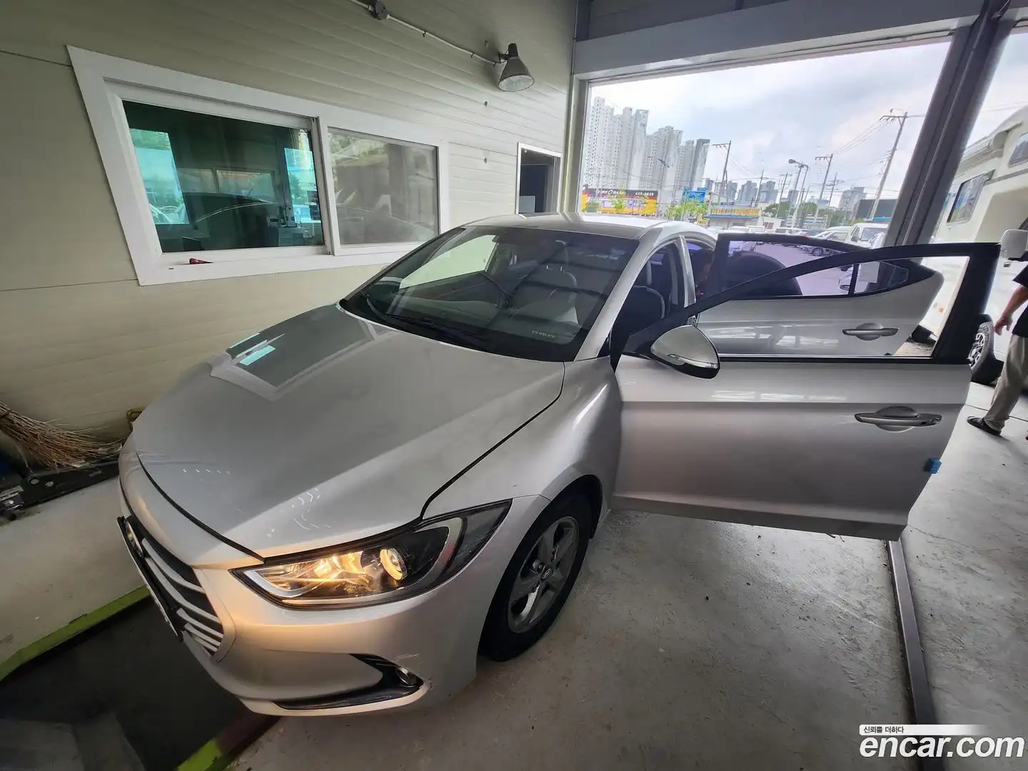 AVANTE Hyundai 2016.10-INNER-010