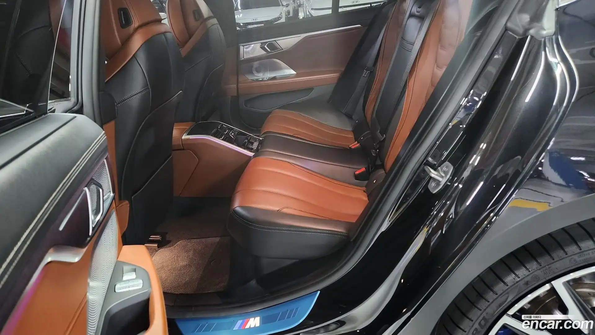8-Series BMW 2024.9-INNER-010