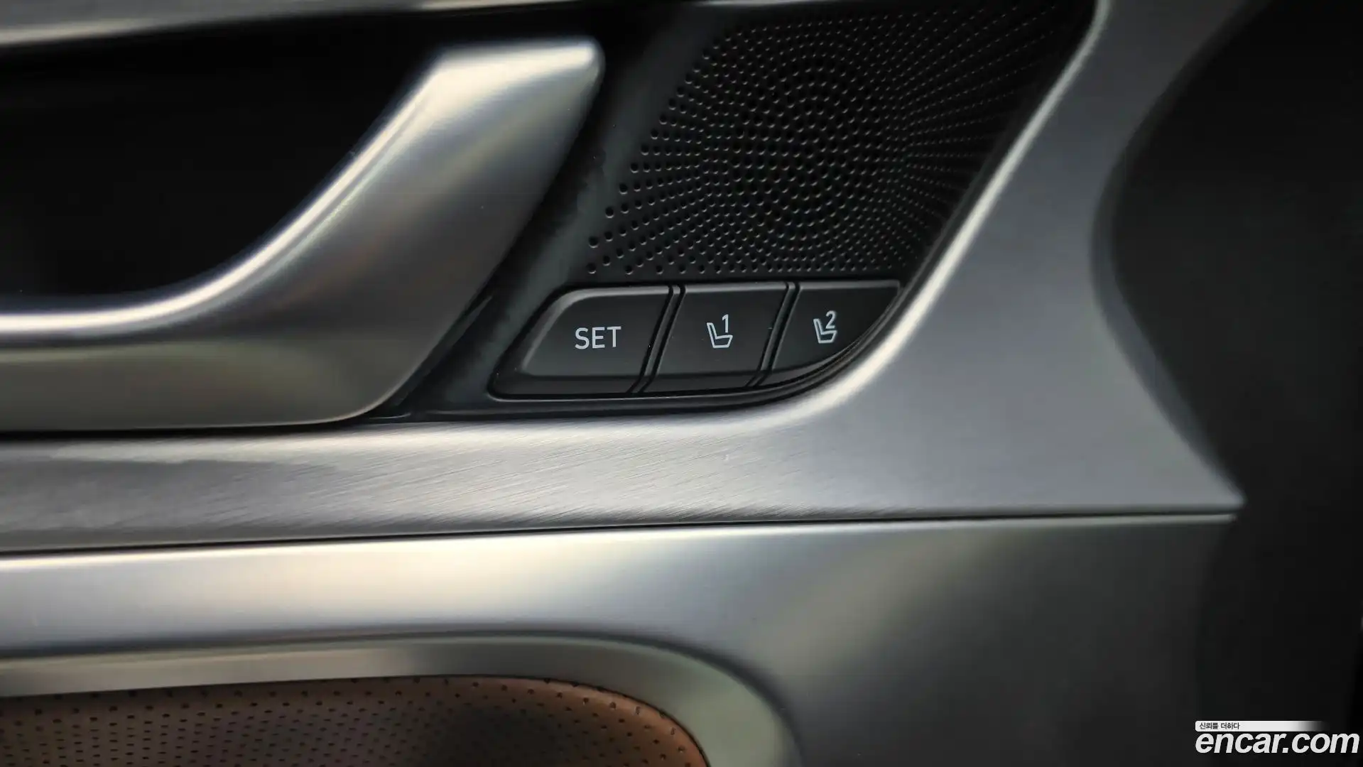 G70 Genesis 2019.0-OPTION-044