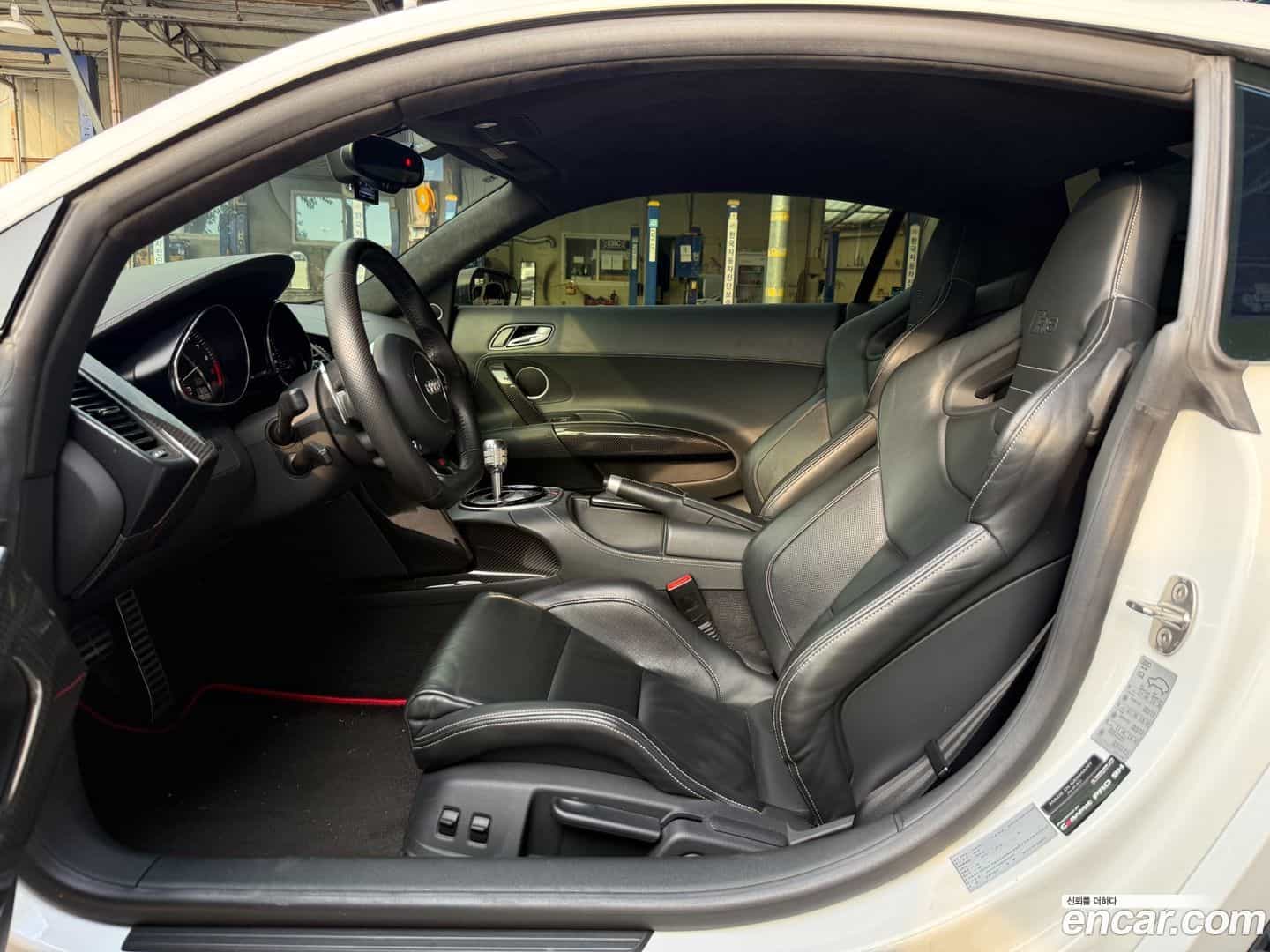 R8 Audi 2014.5-INNER-008