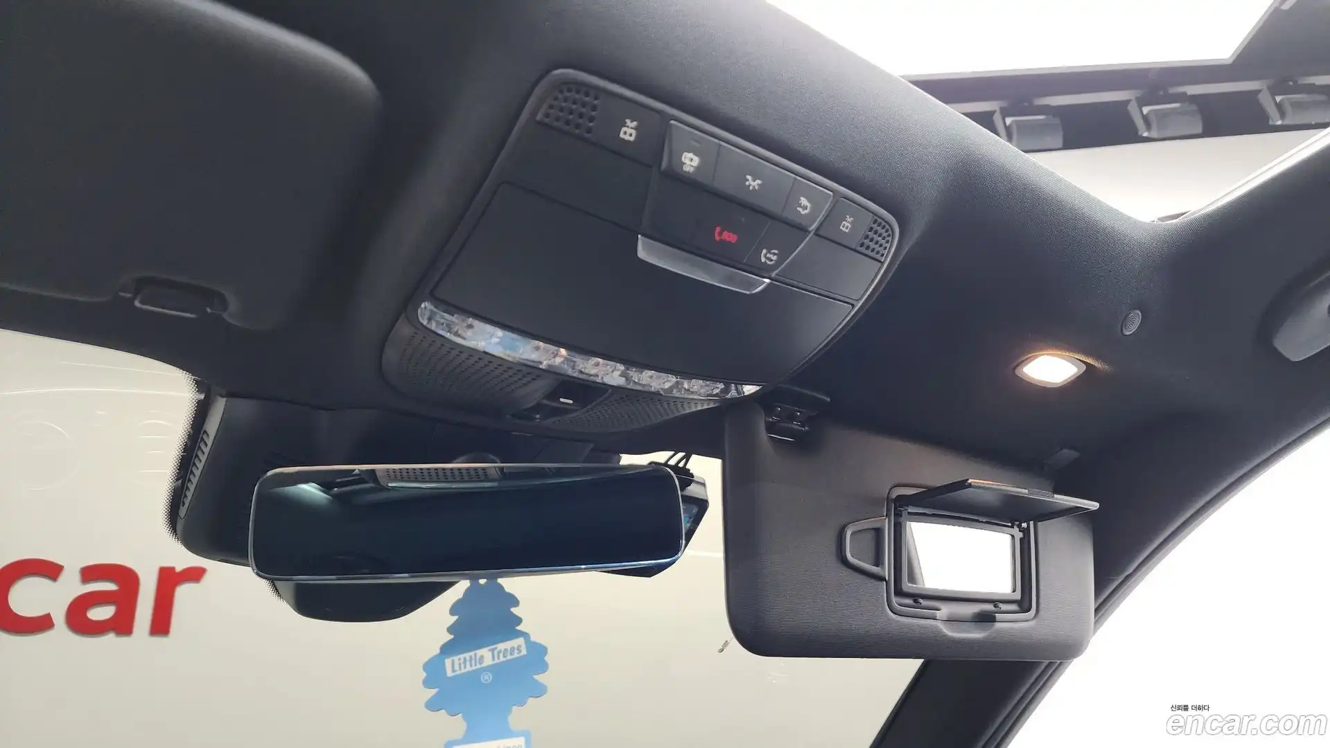 E-Class Mercedes-Benz 2022.1-OPTION-022