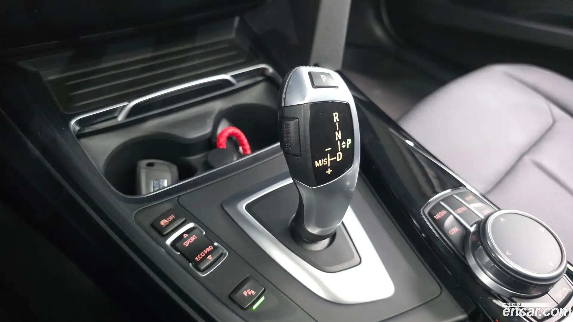 3-Series BMW 2017.11-INNER-009