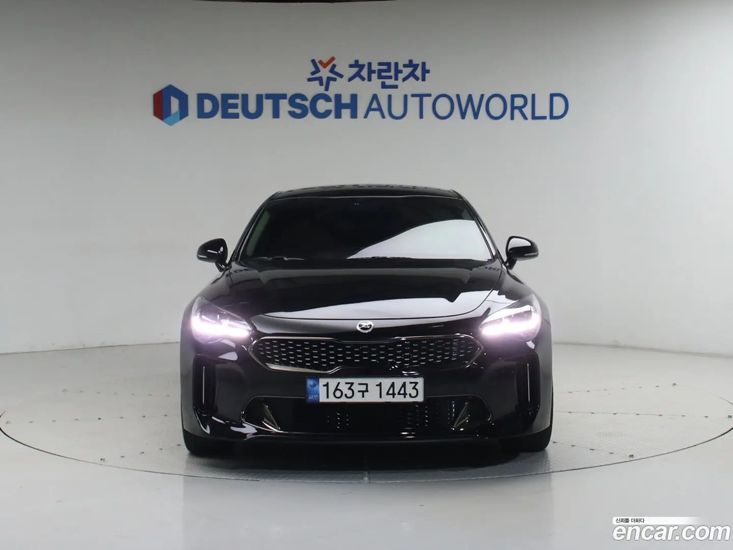 Main__Slider__Photo:Stinger Kia 2017.8-0