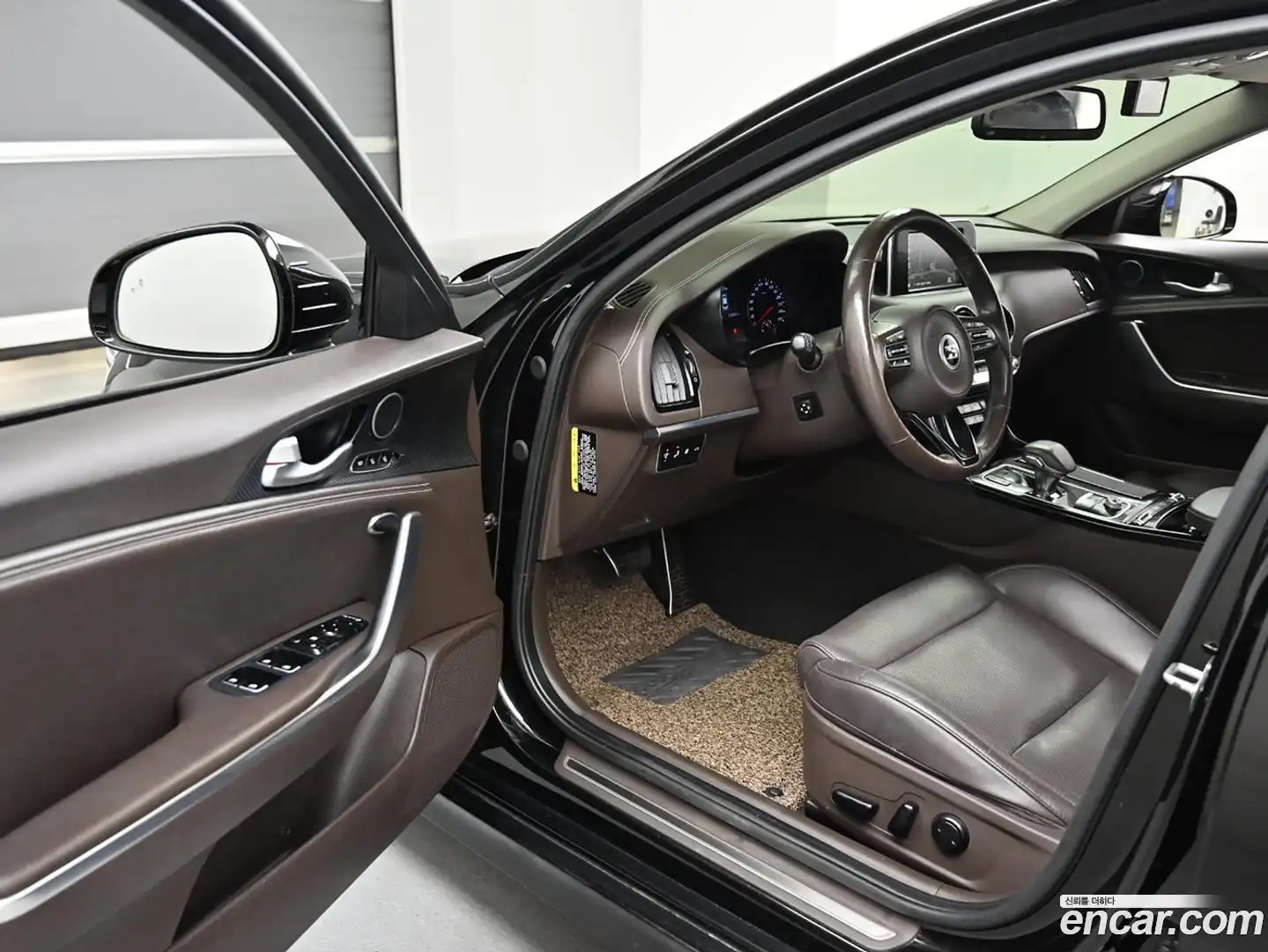 Stinger Kia 2017.8-OPTION-015