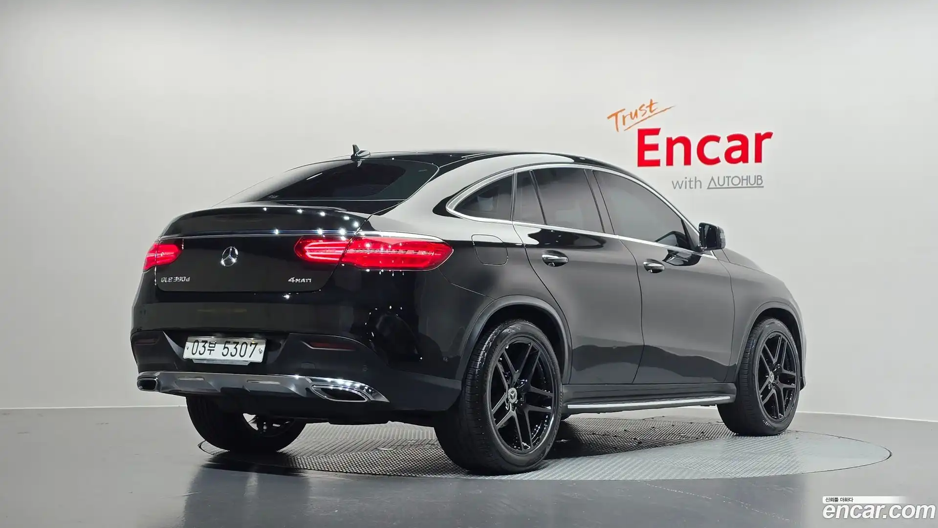 GLE-Class Mercedes-Benz 2017.4-OUTER-002