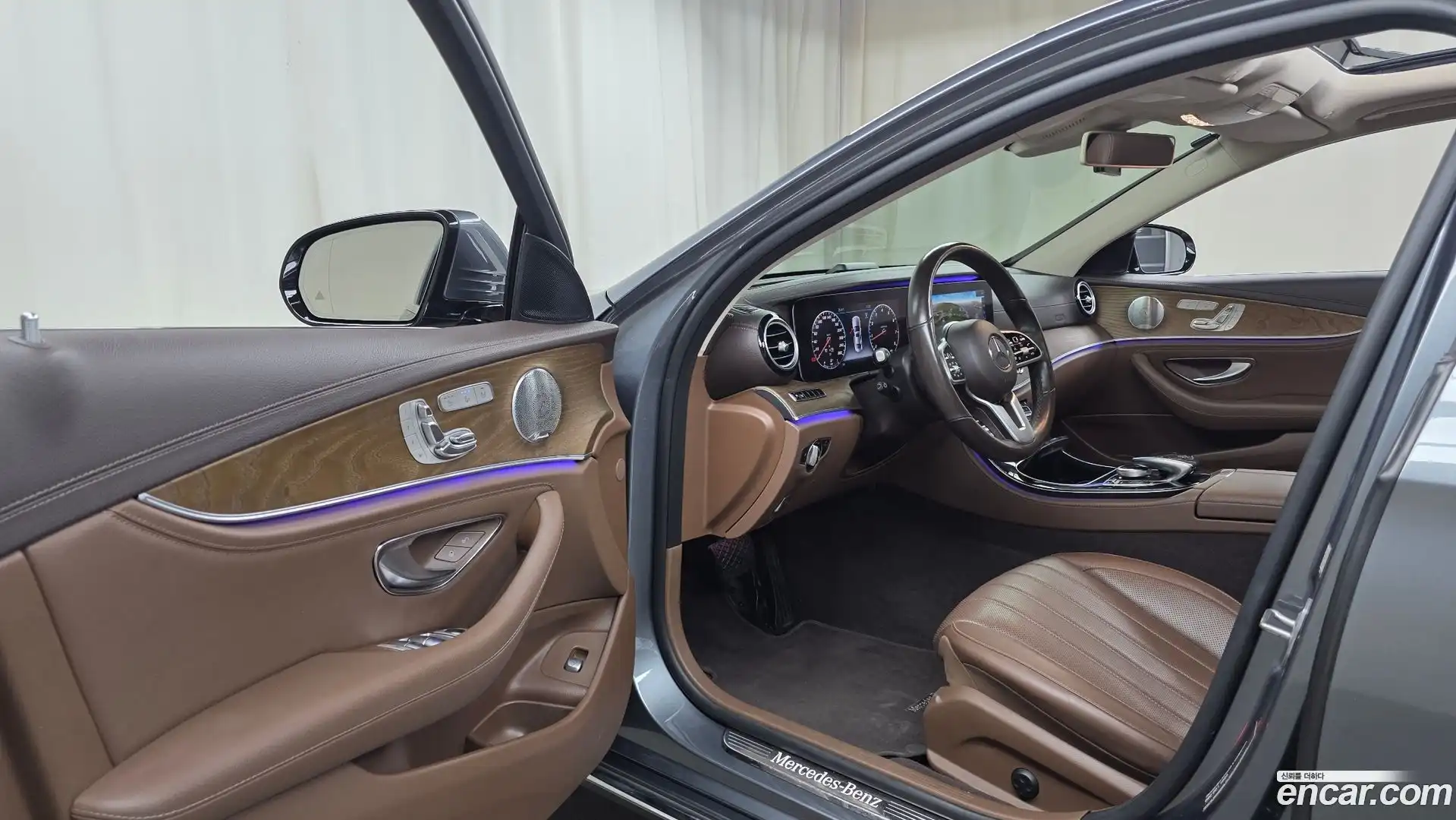 E-Class Mercedes-Benz 2019.0-INNER-010