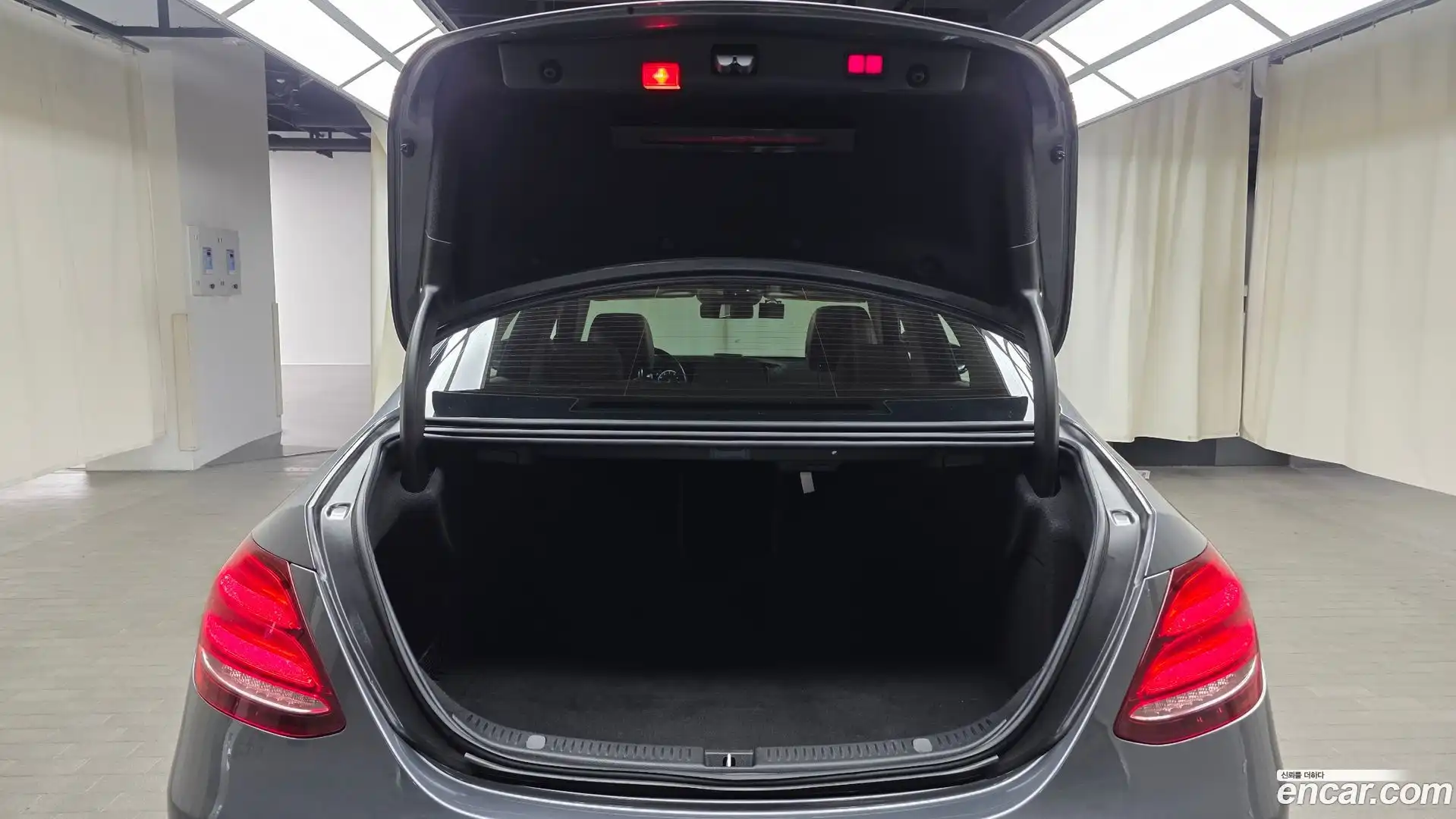 E-Class Mercedes-Benz 2019.0-OPTION-024