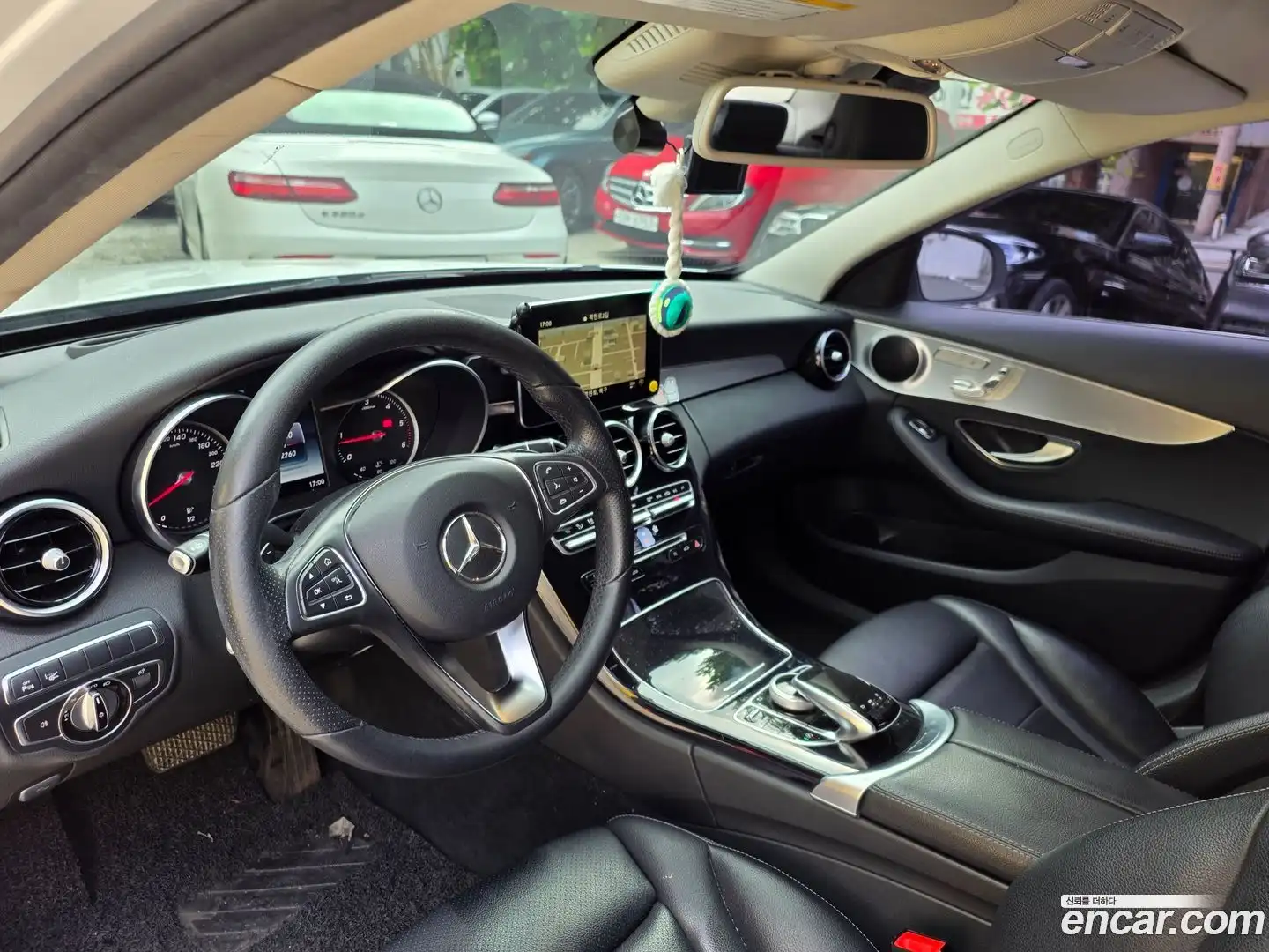 C-Class Mercedes-Benz 2017.2-INNER-008