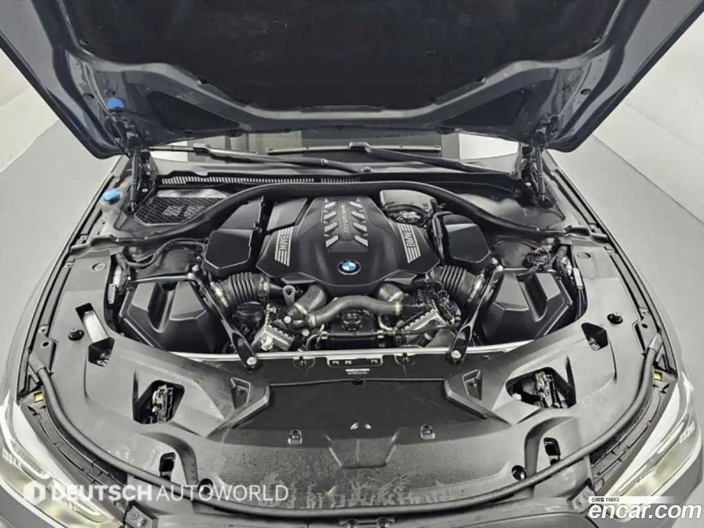 8-Series BMW 2025.4-OUTER-006