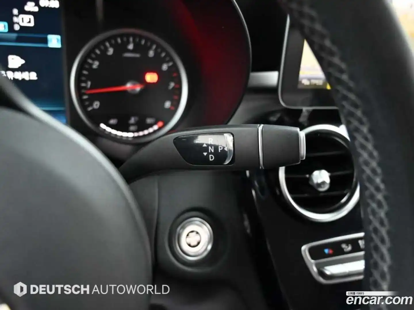 C-Class Mercedes-Benz 2019.10-INNER-009