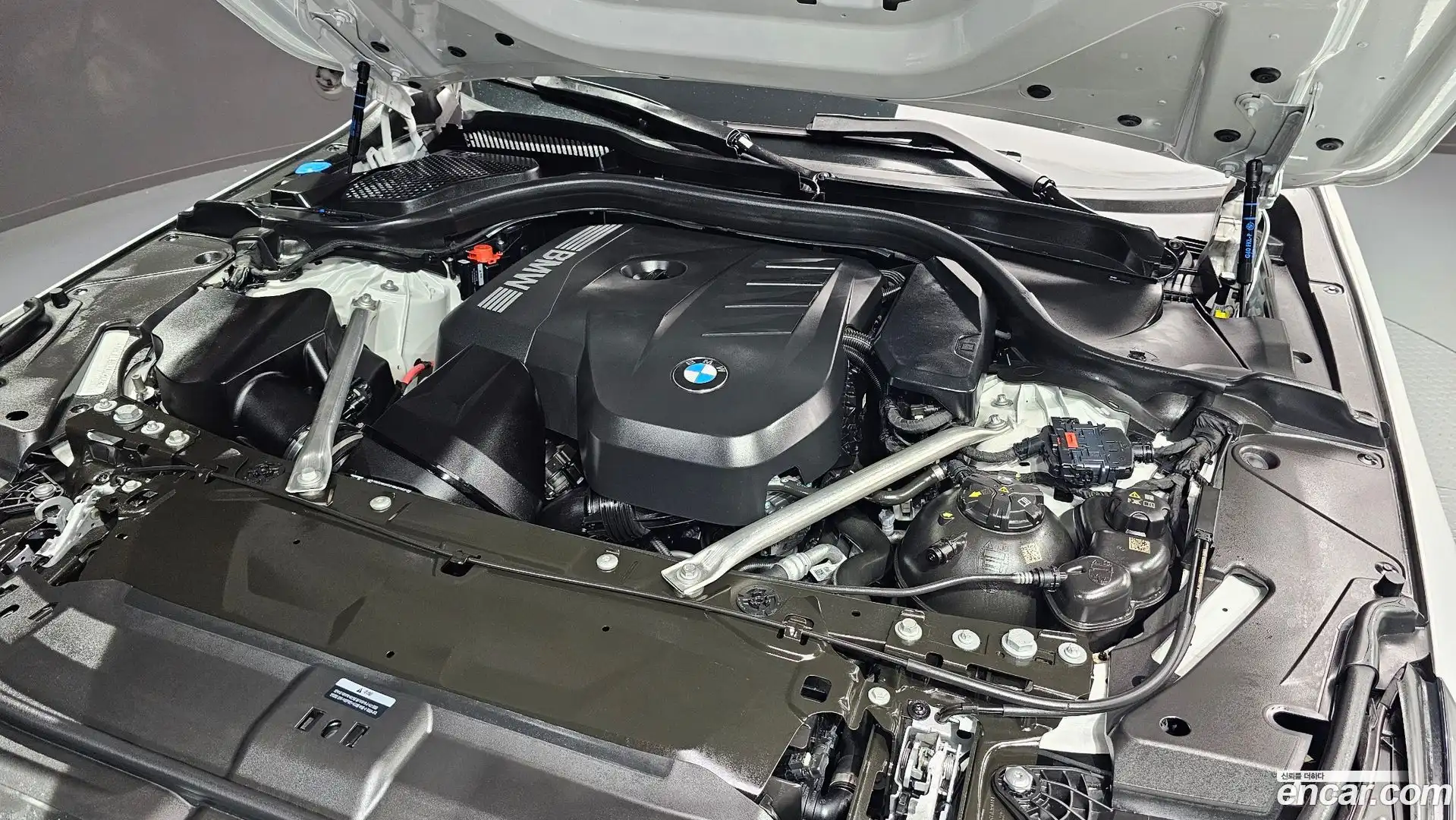 5-Series BMW 2025.4-OUTER-006