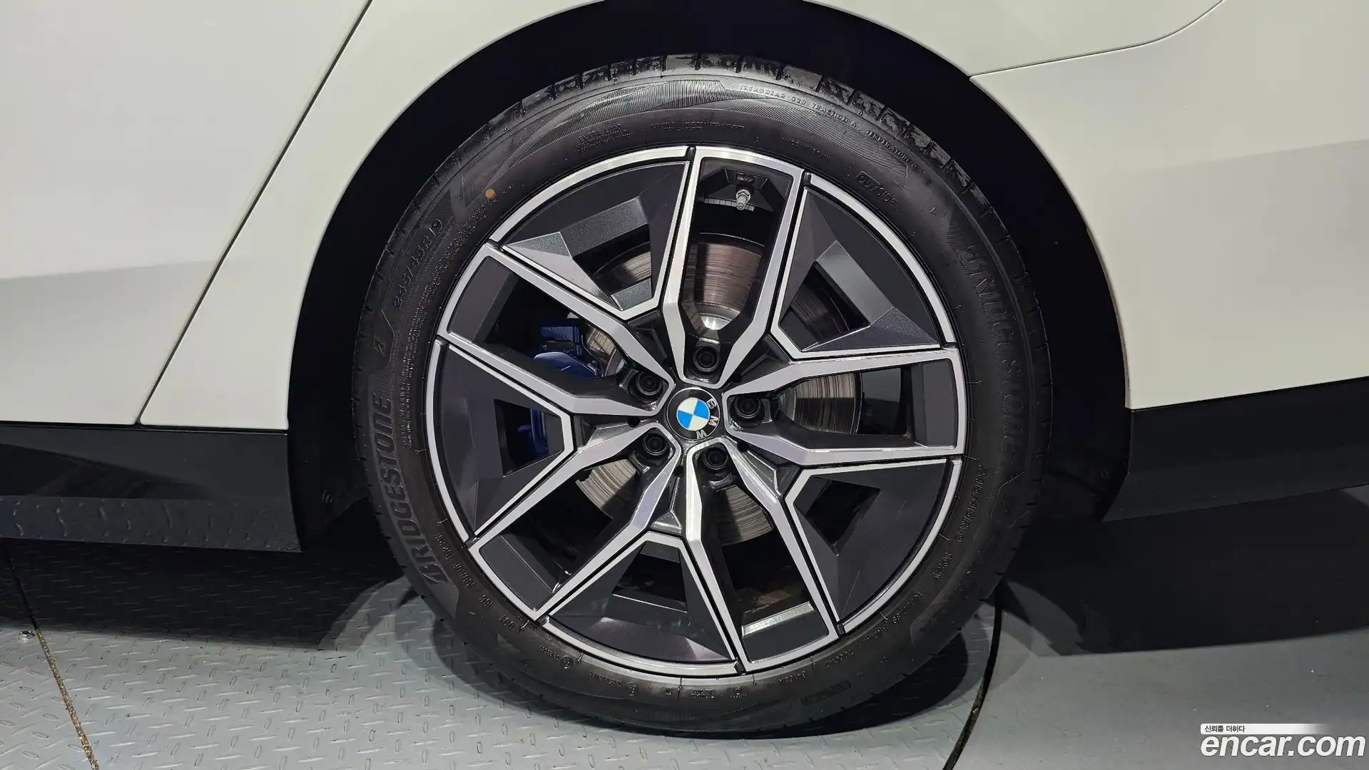 5-Series BMW 2025.4-OUTER-031