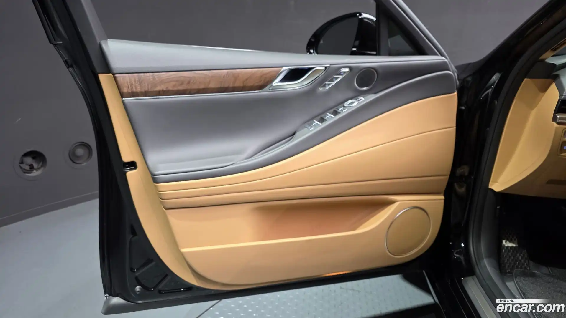 G80 Genesis 2022.11-INNER-034