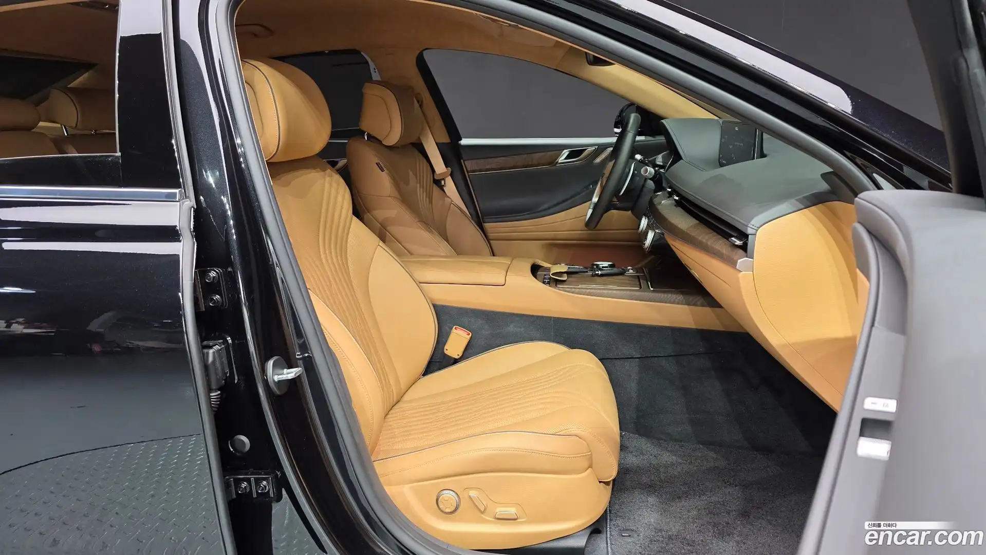 G80 Genesis 2022.11-INNER-036