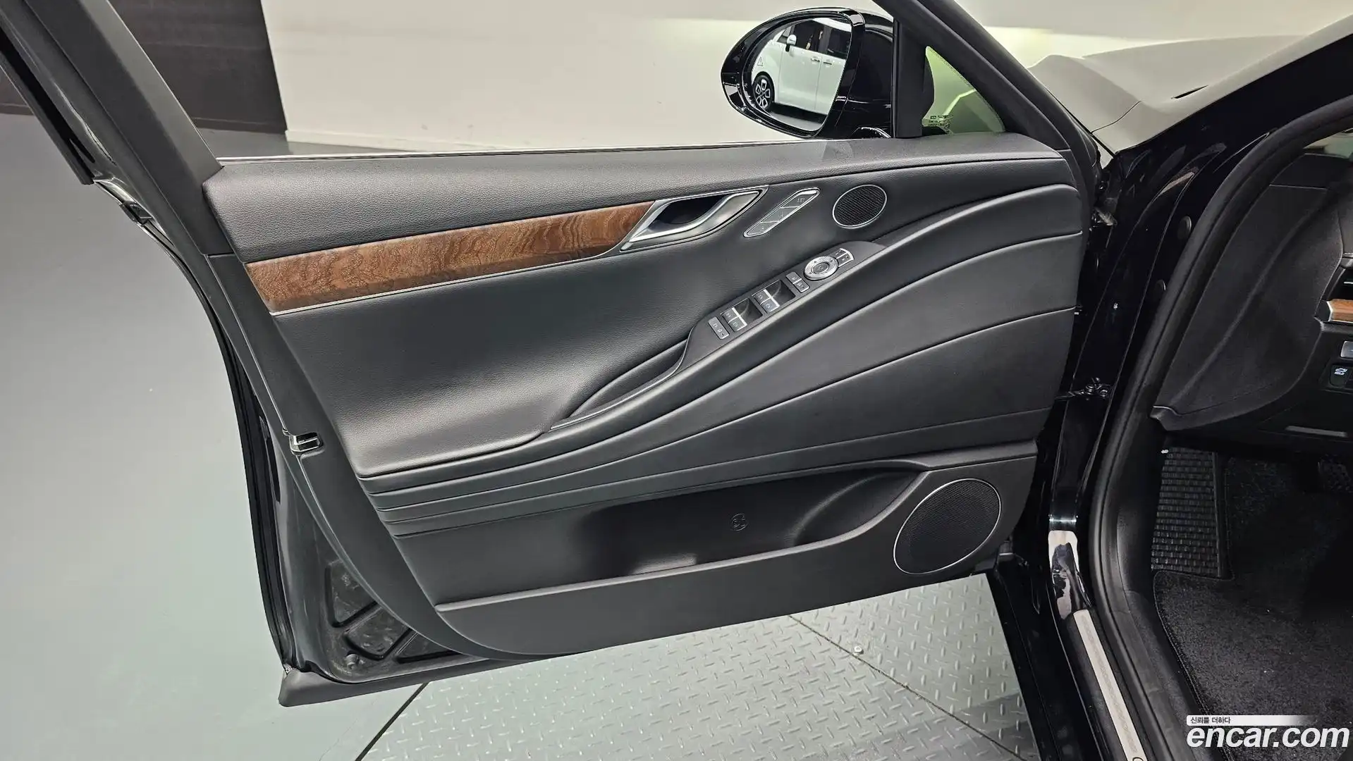G80 Genesis 2023.4-INNER-034
