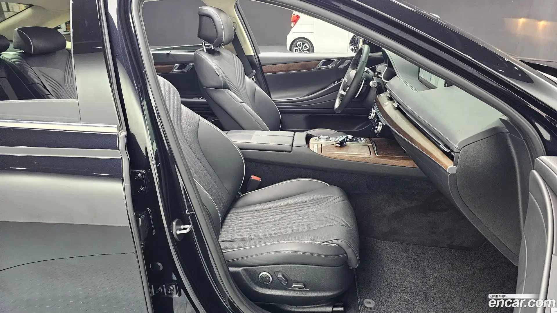 G80 Genesis 2023.4-INNER-036