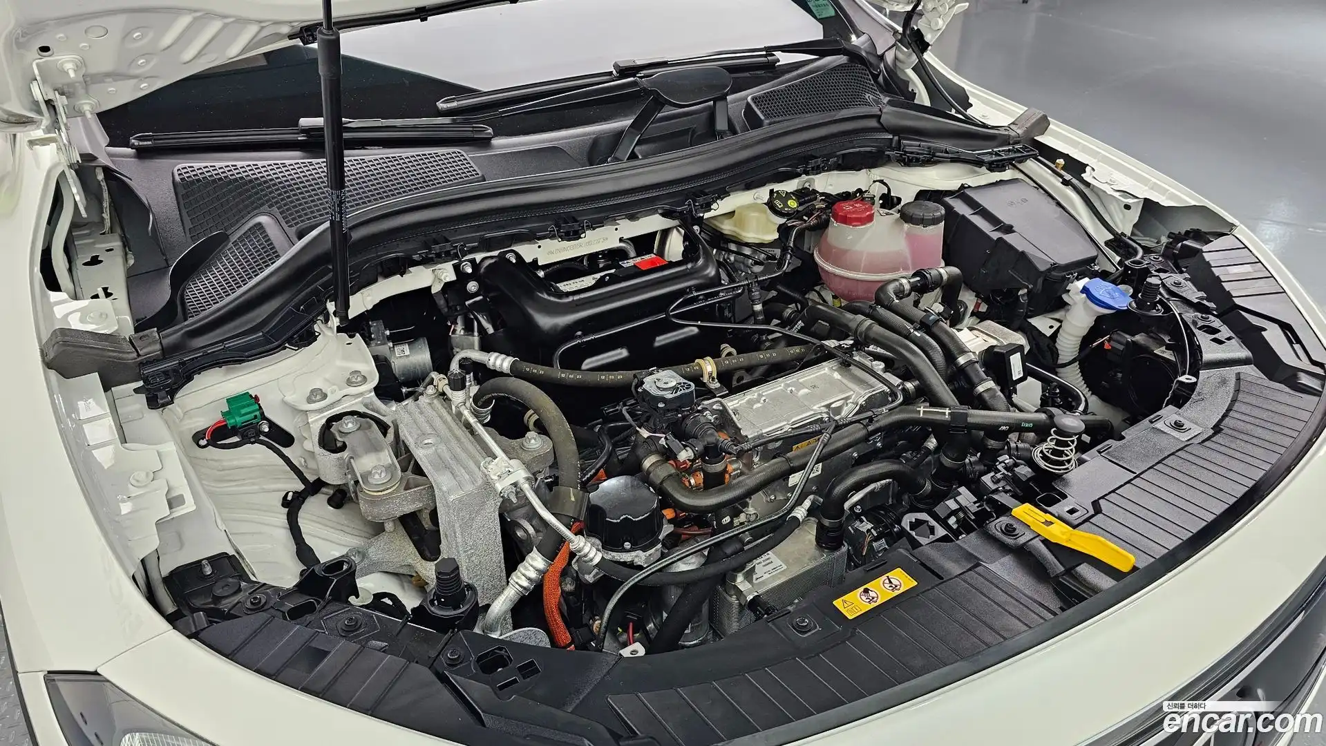 EQA Mercedes-Benz 2023.10-OUTER-006