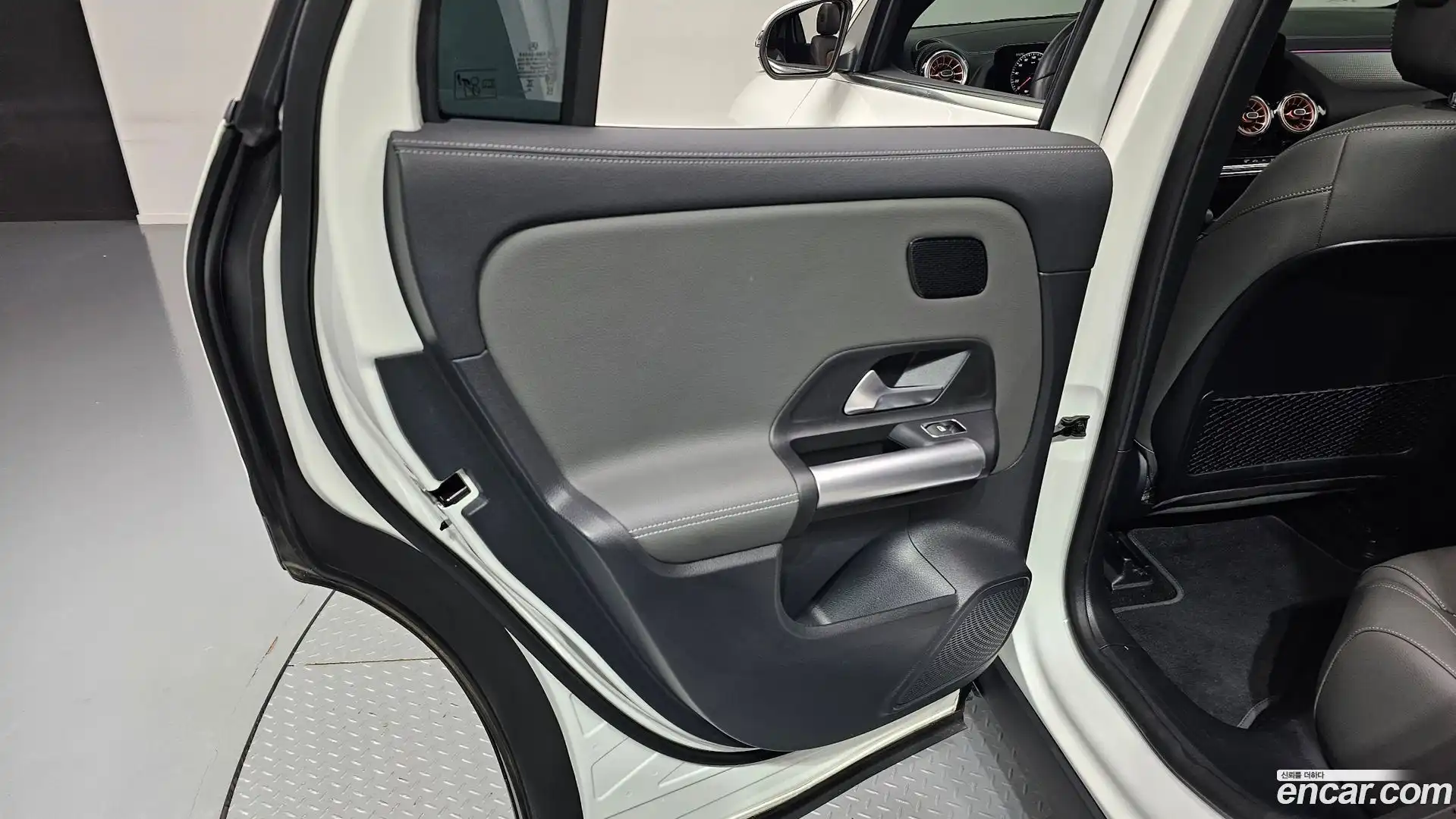 EQA Mercedes-Benz 2023.10-INNER-035