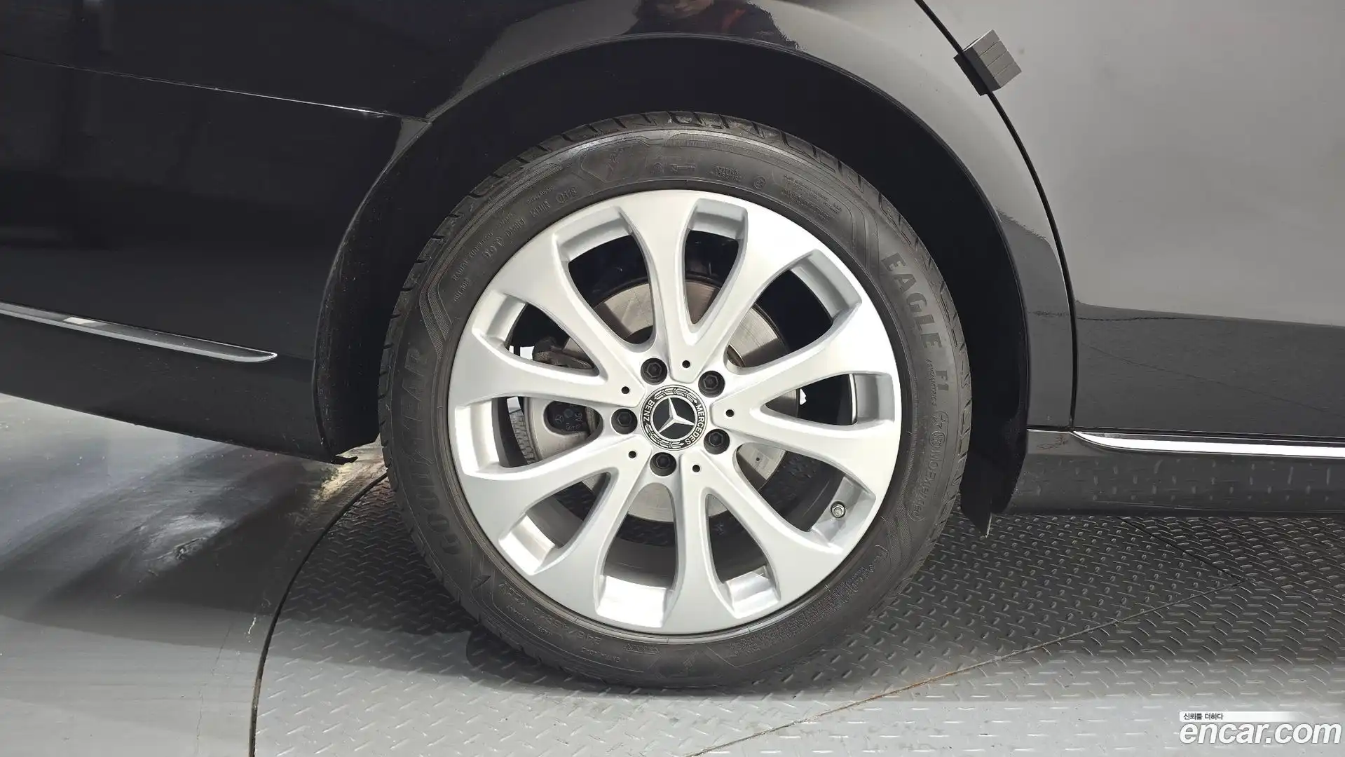 E-Class Mercedes-Benz 2018.3-OUTER-005