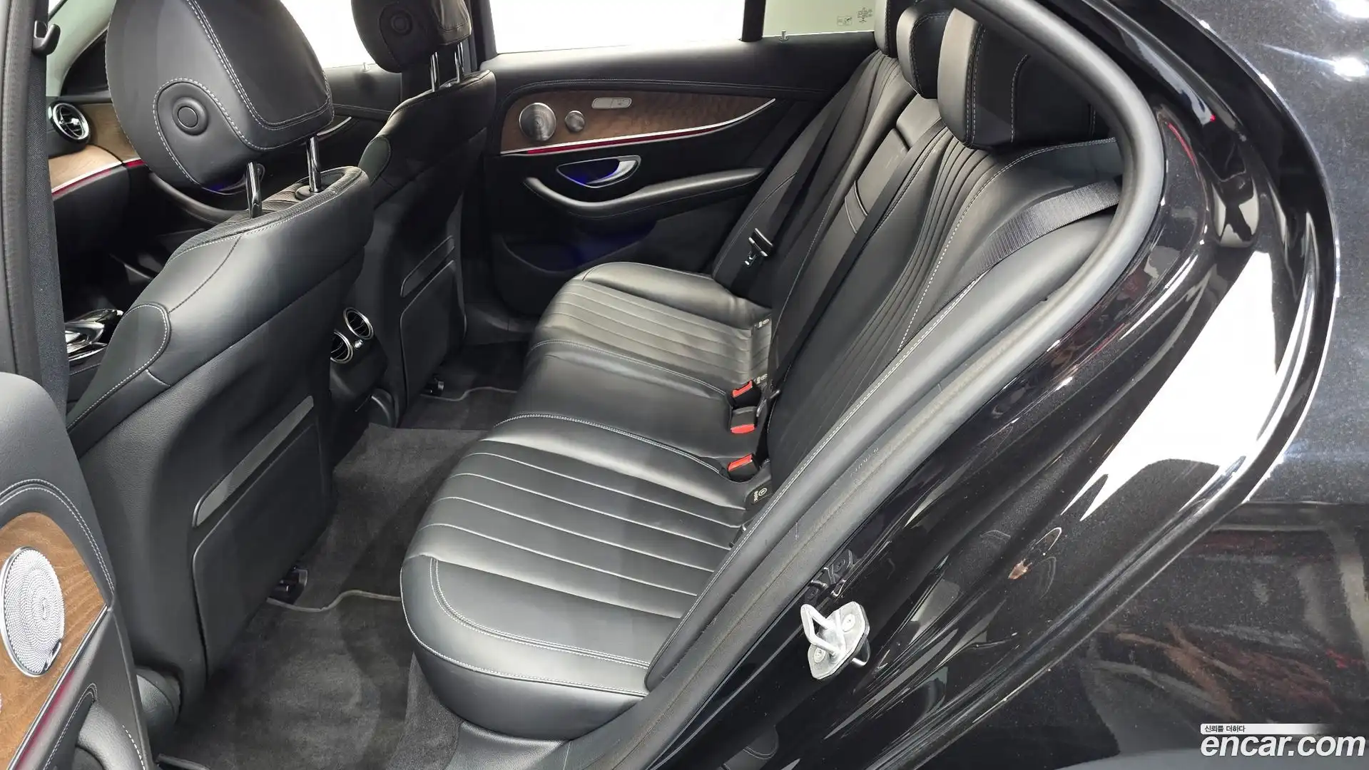 E-Class Mercedes-Benz 2018.3-OPTION-015
