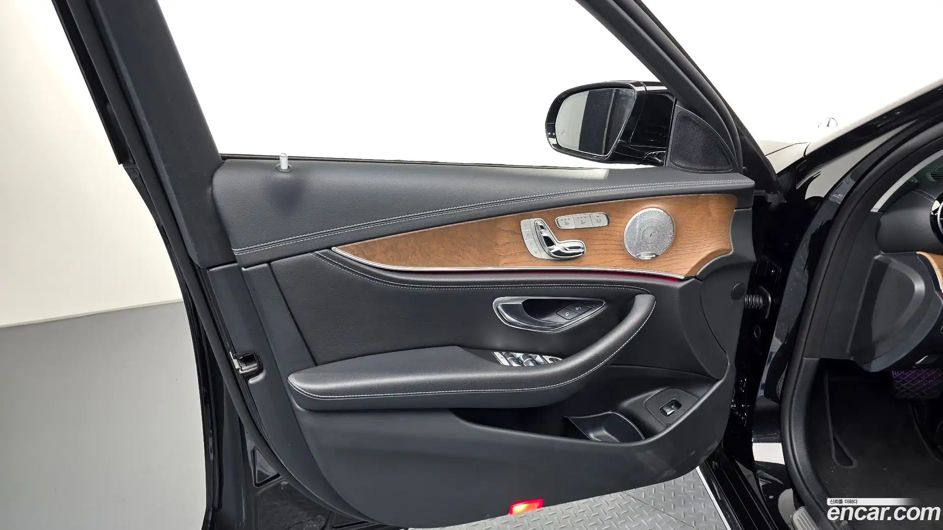 E-Class Mercedes-Benz 2018.3-INNER-034