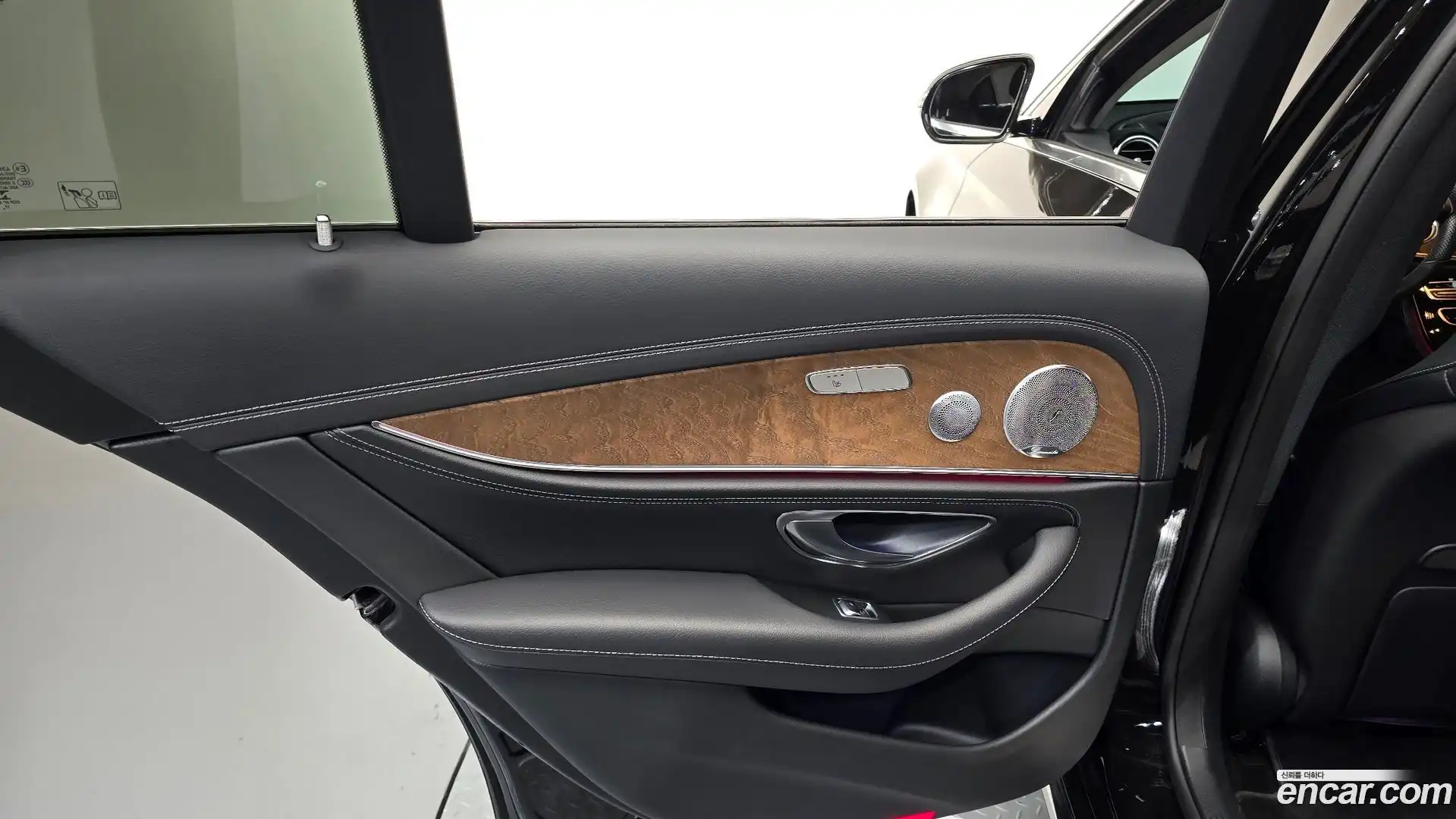 E-Class Mercedes-Benz 2018.3-INNER-035