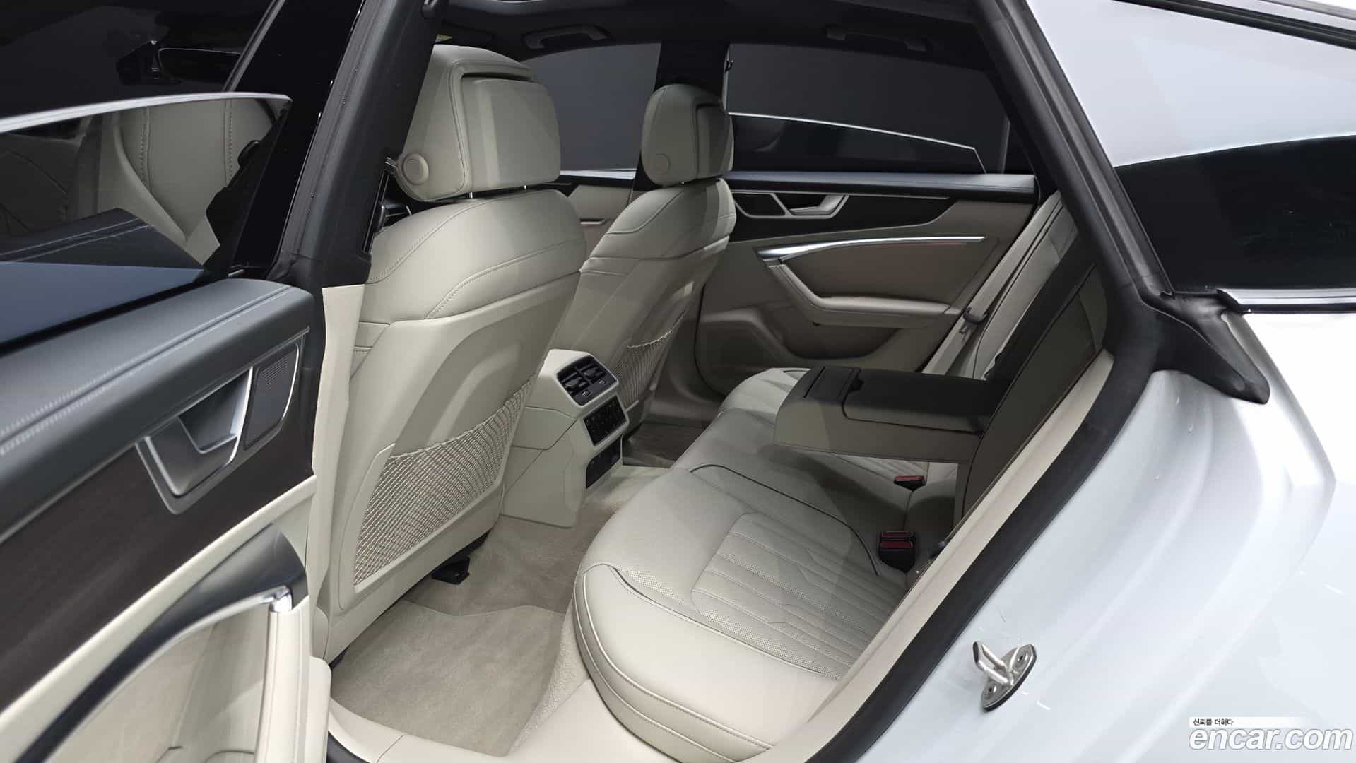 A7 Audi 2023.10-OPTION-016