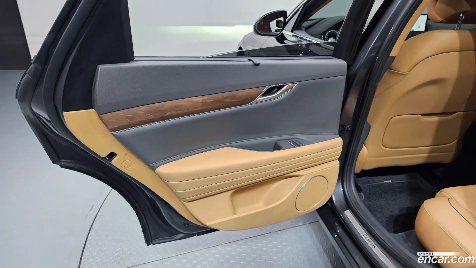 G80 Genesis 2020.5-INNER-035