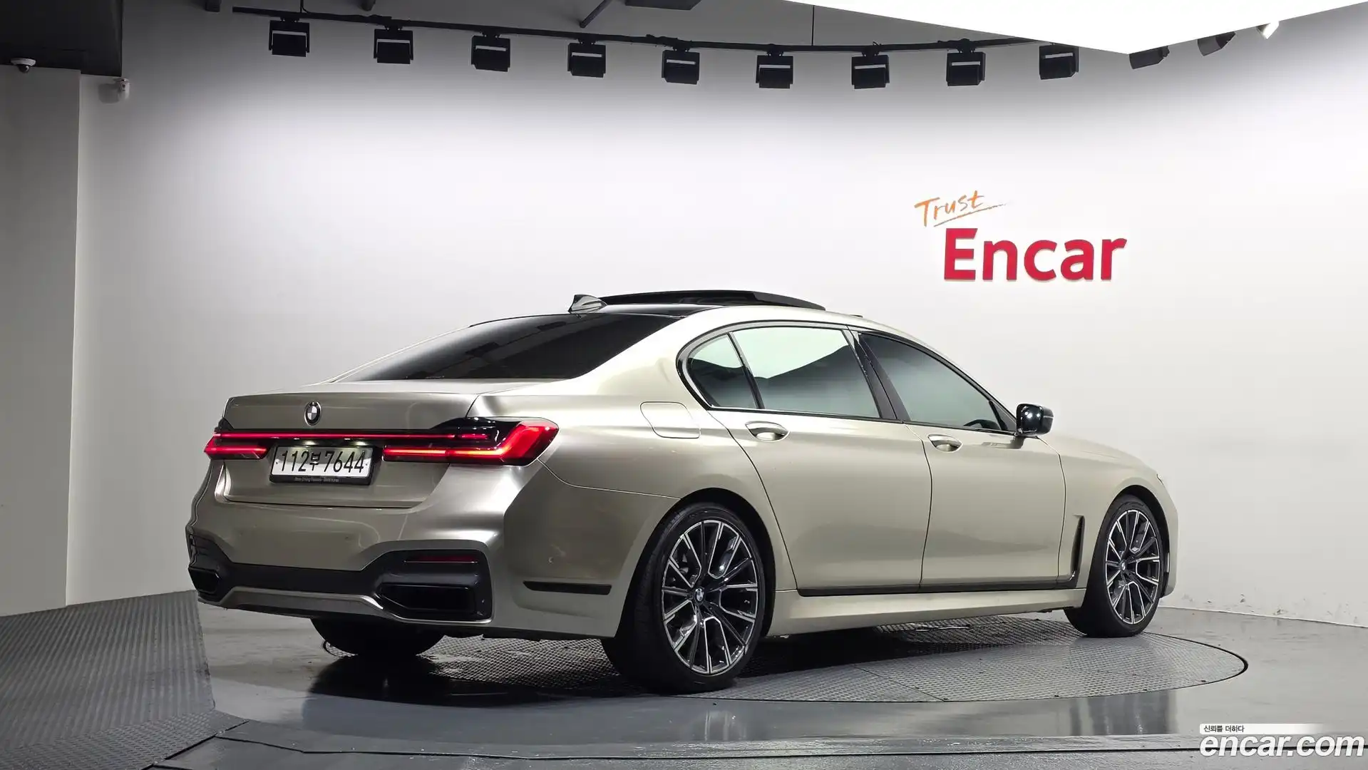 7-Series BMW 2019.9-OUTER-002