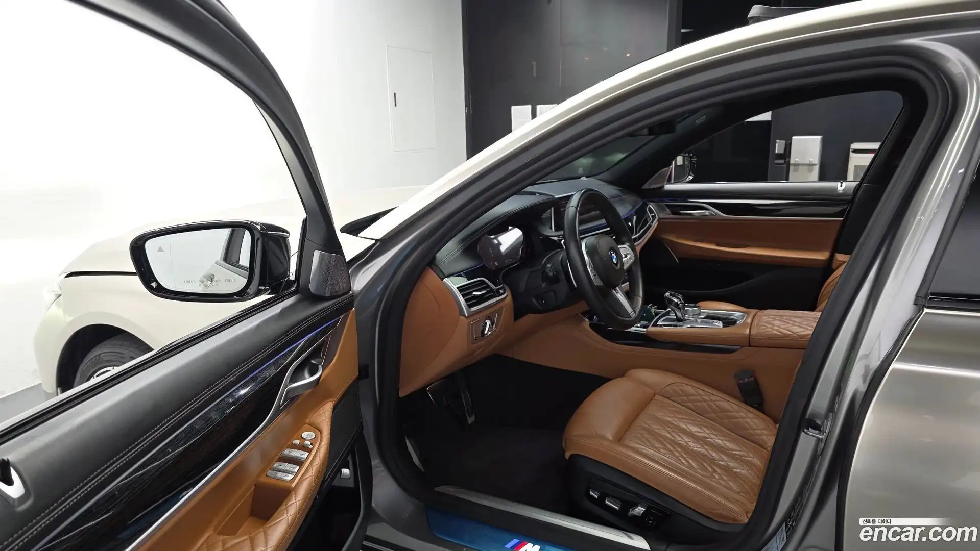 7-Series BMW 2019.9-INNER-010