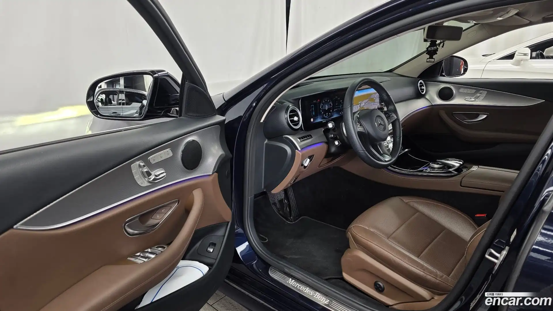 E-Class Mercedes-Benz 2017.10-INNER-010