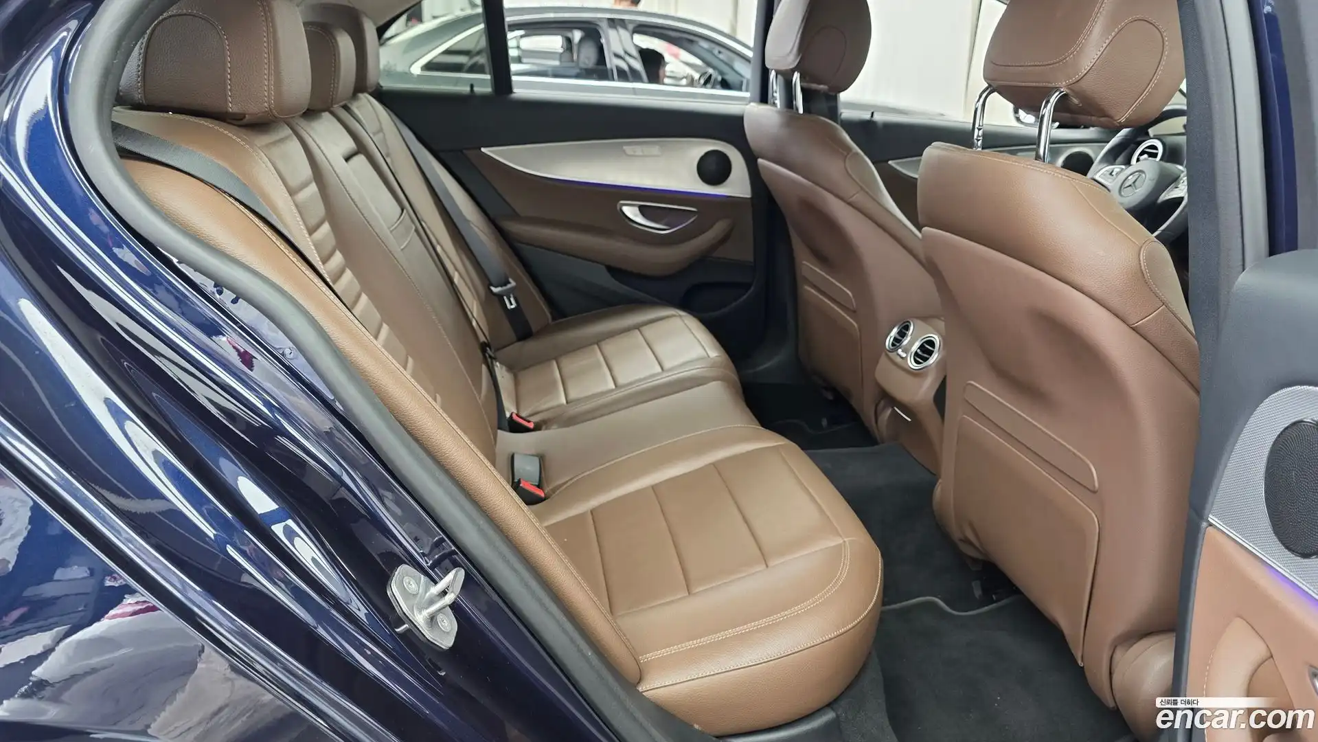 E-Class Mercedes-Benz 2017.10-OPTION-015